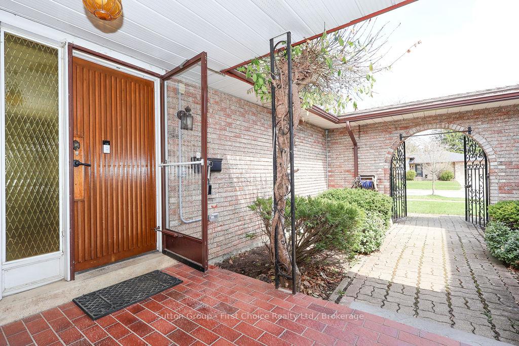 Photo 123 of 96 Graff Avenue, Stratford — HOMEH