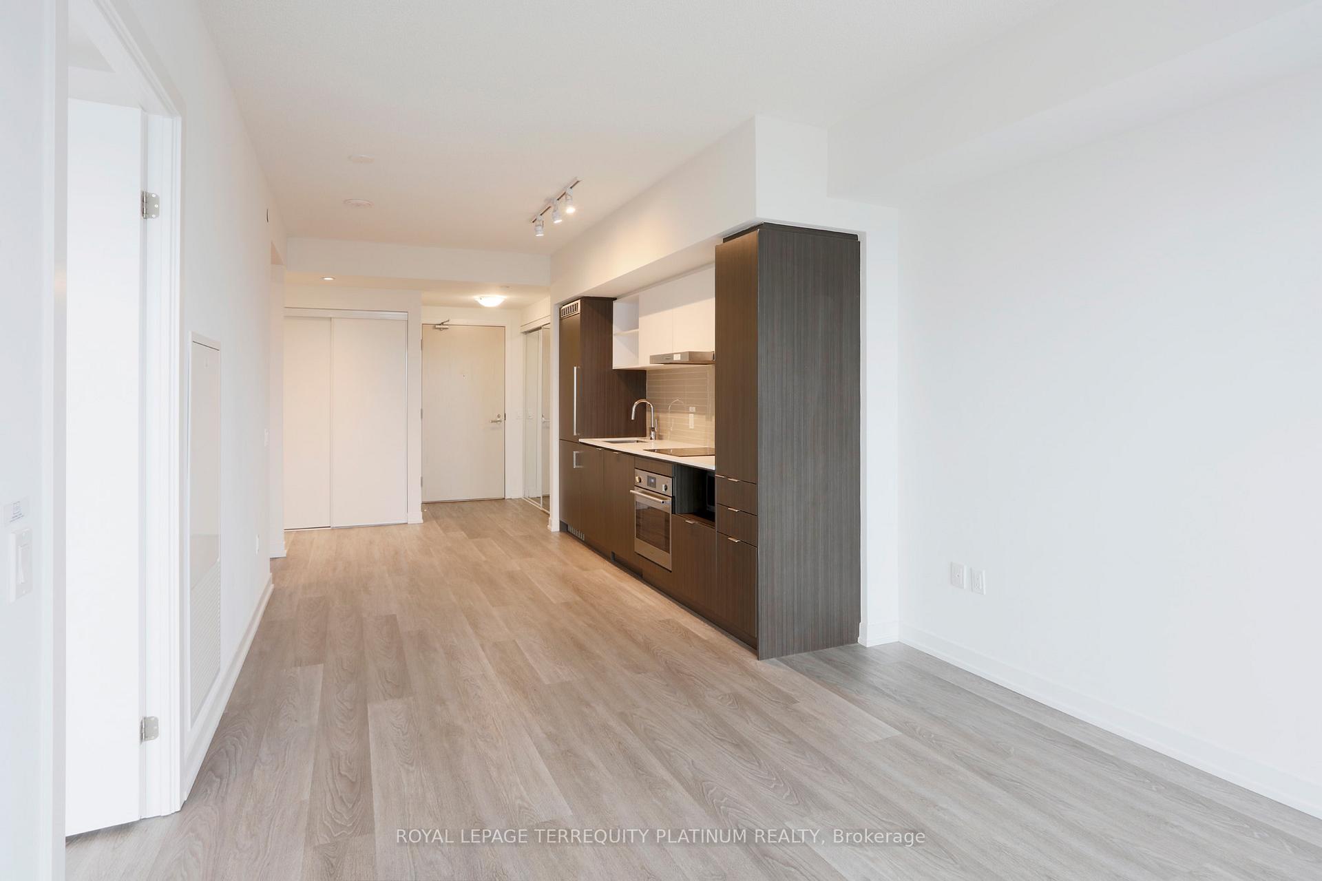 Photo 4 of Unit 4902, 55 Cooper Street, Toronto, Waterfront Communities — HOMEH