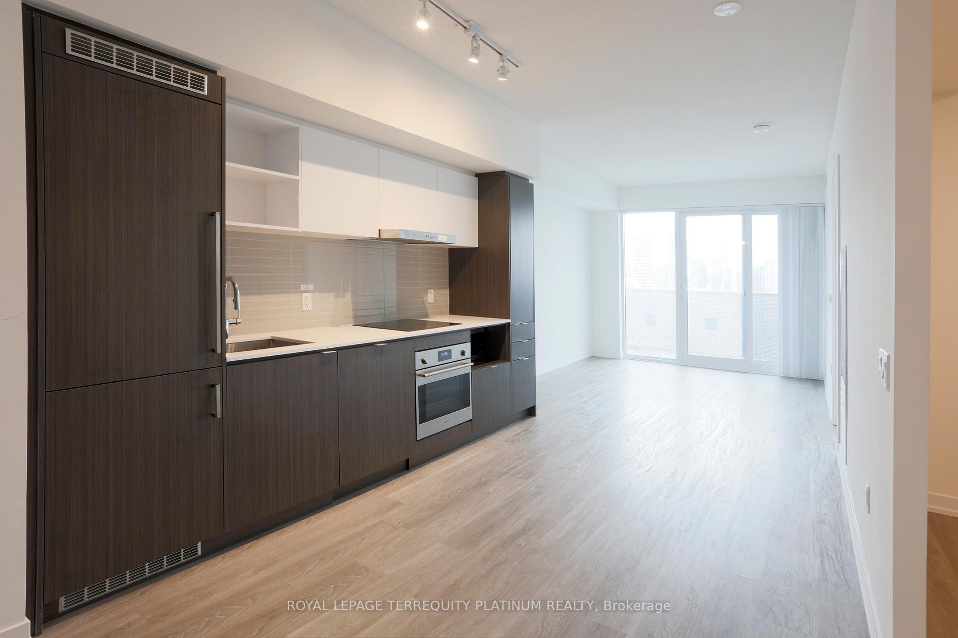 Photo 5 of Unit 4902, 55 Cooper Street, Toronto, Waterfront Communities — HOMEH