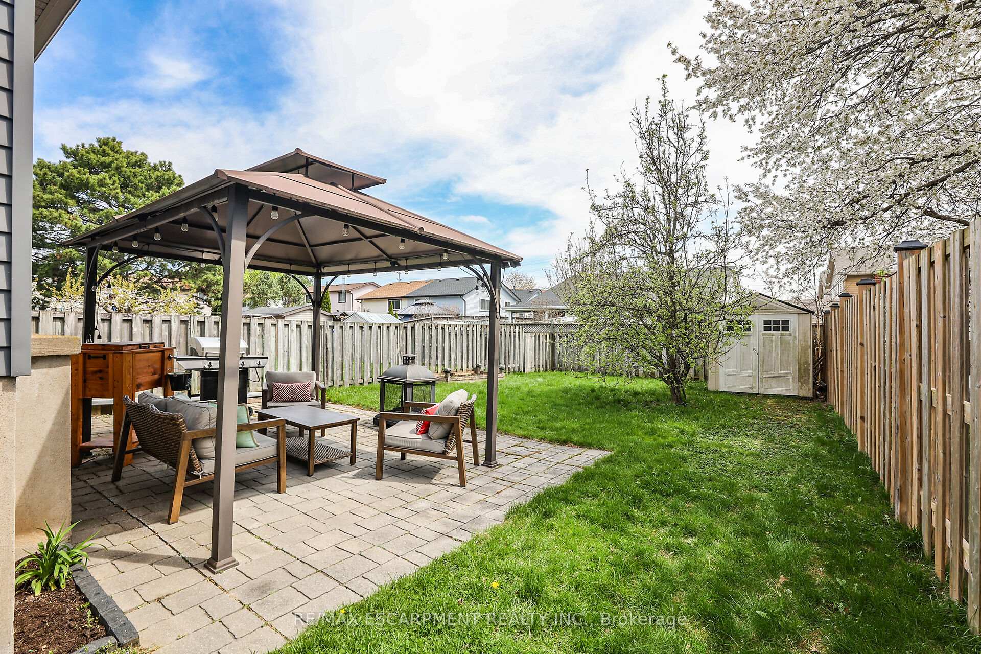 Photo 12 of 12 McNicholl Circle, St. Catharines, Fairview — HOMEH