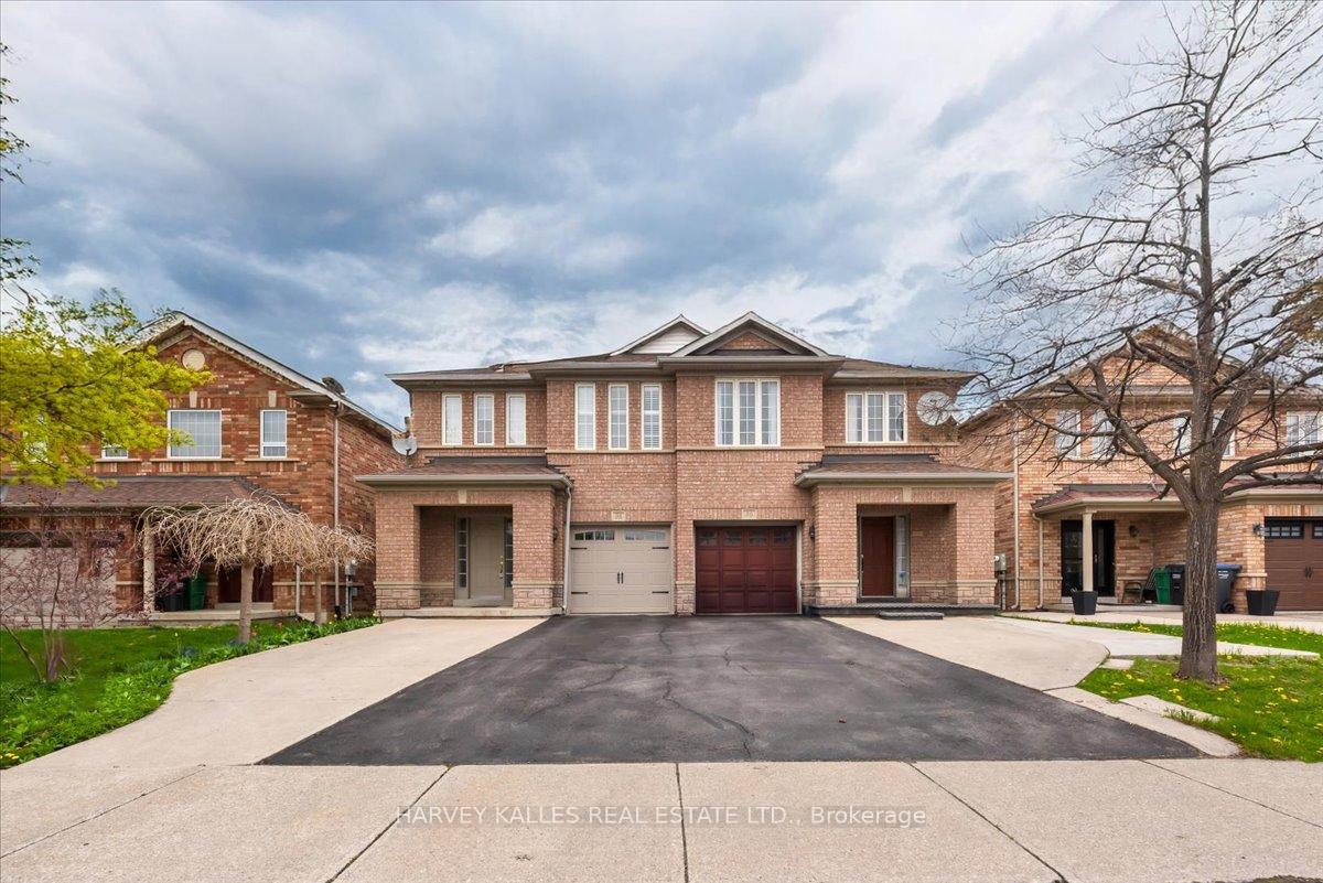 Photo 2 of 98 Trudelle Crescent, Brampton, Fletcher's Meadow — HOMEH
