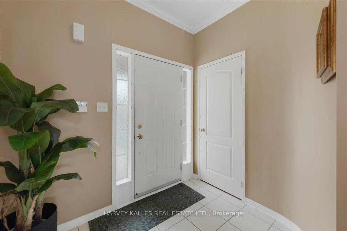 Photo 4 of 98 Trudelle Crescent, Brampton, Fletcher's Meadow — HOMEH