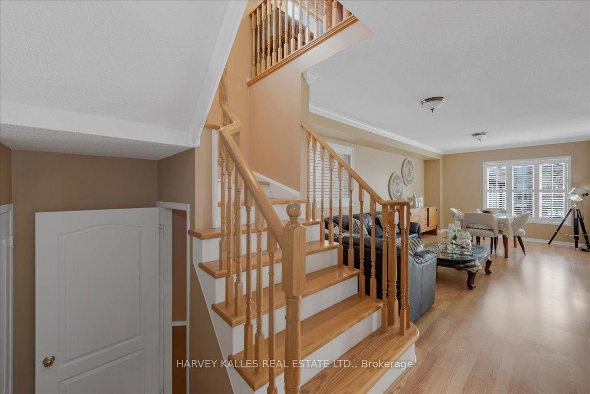 Photo 7 of 98 Trudelle Crescent, Brampton, Fletcher's Meadow — HOMEH
