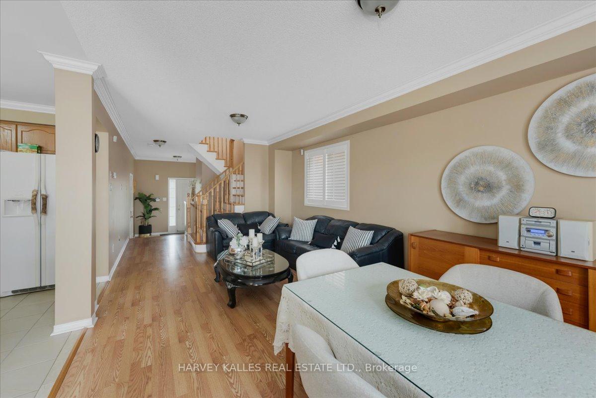 Photo 9 of 98 Trudelle Crescent, Brampton, Fletcher's Meadow — HOMEH