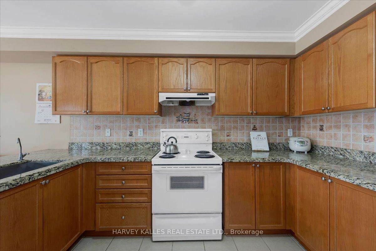 Photo 14 of 98 Trudelle Crescent, Brampton, Fletcher's Meadow — HOMEH