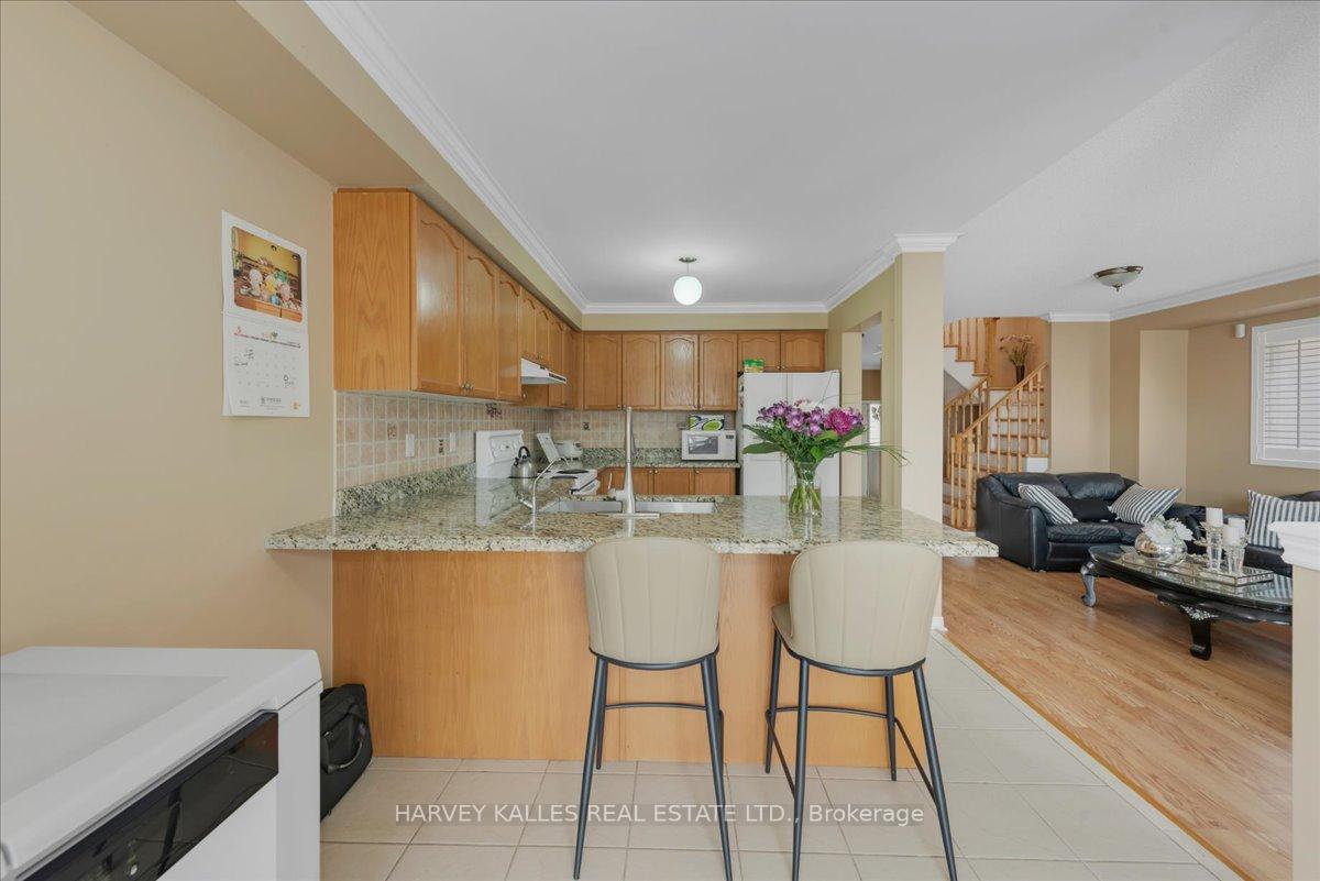 Photo 18 of 98 Trudelle Crescent, Brampton, Fletcher's Meadow — HOMEH