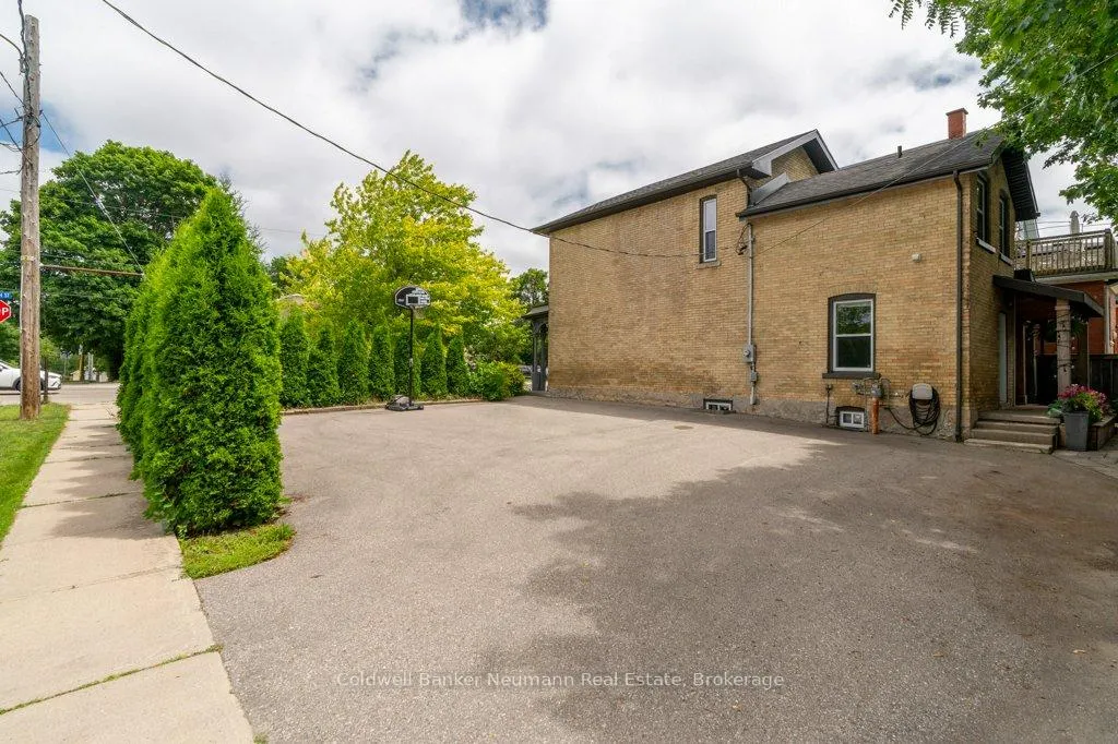 Photo 35 of 394 Woolwich Street, Guelph, Exhibition Park — HOMEH