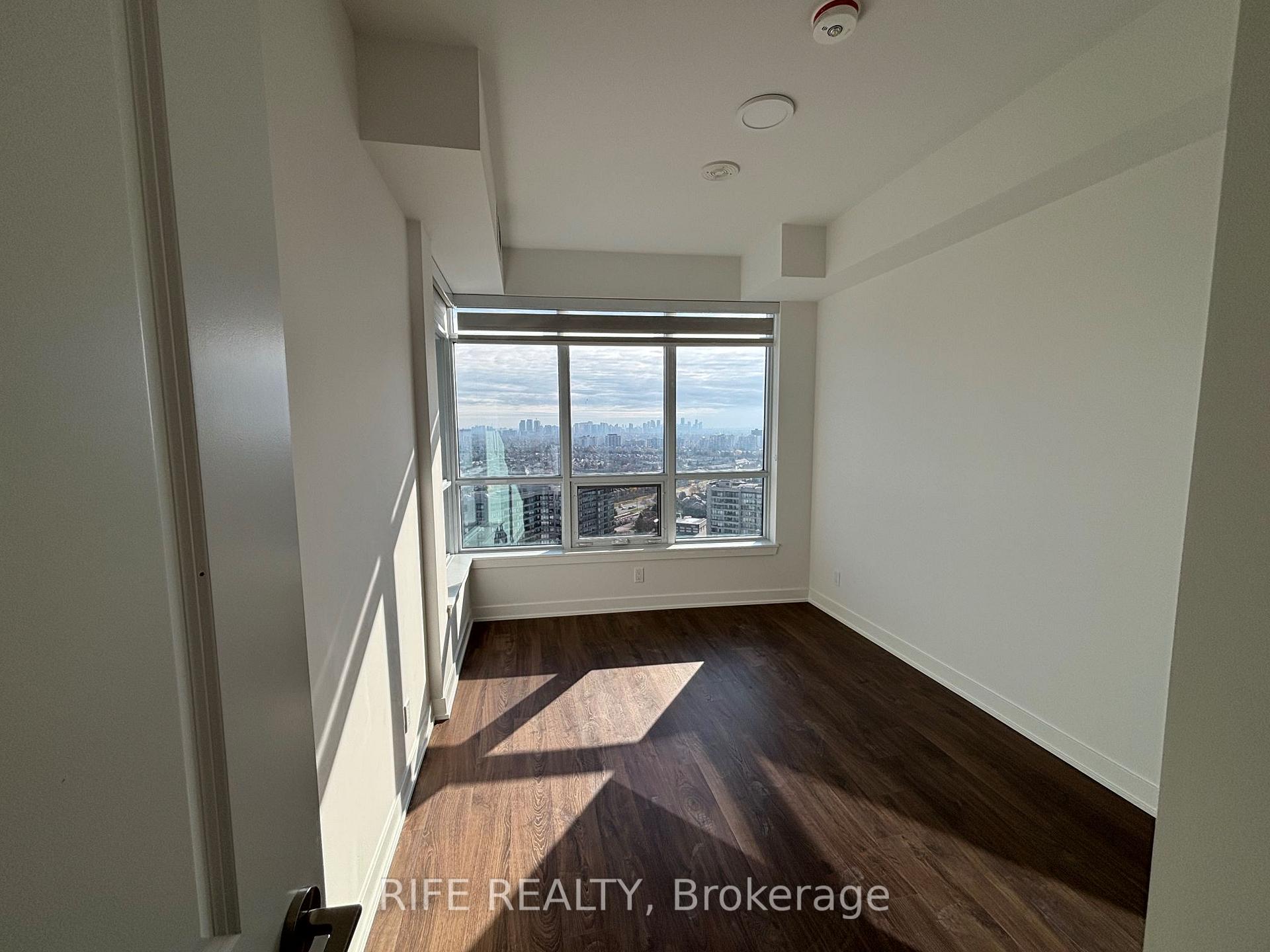 Photo 4 of Unit B2301, 50 Upper Mall Way, Vaughan, Brownridge — HOMEH