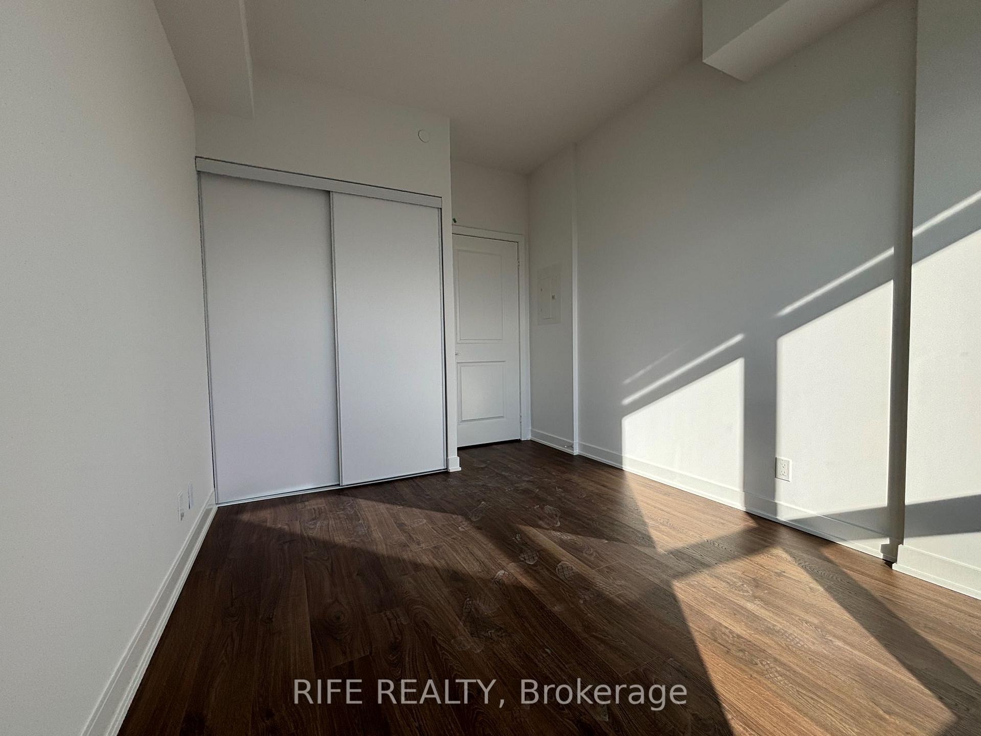 Photo 6 of Unit B2301, 50 Upper Mall Way, Vaughan, Brownridge — HOMEH