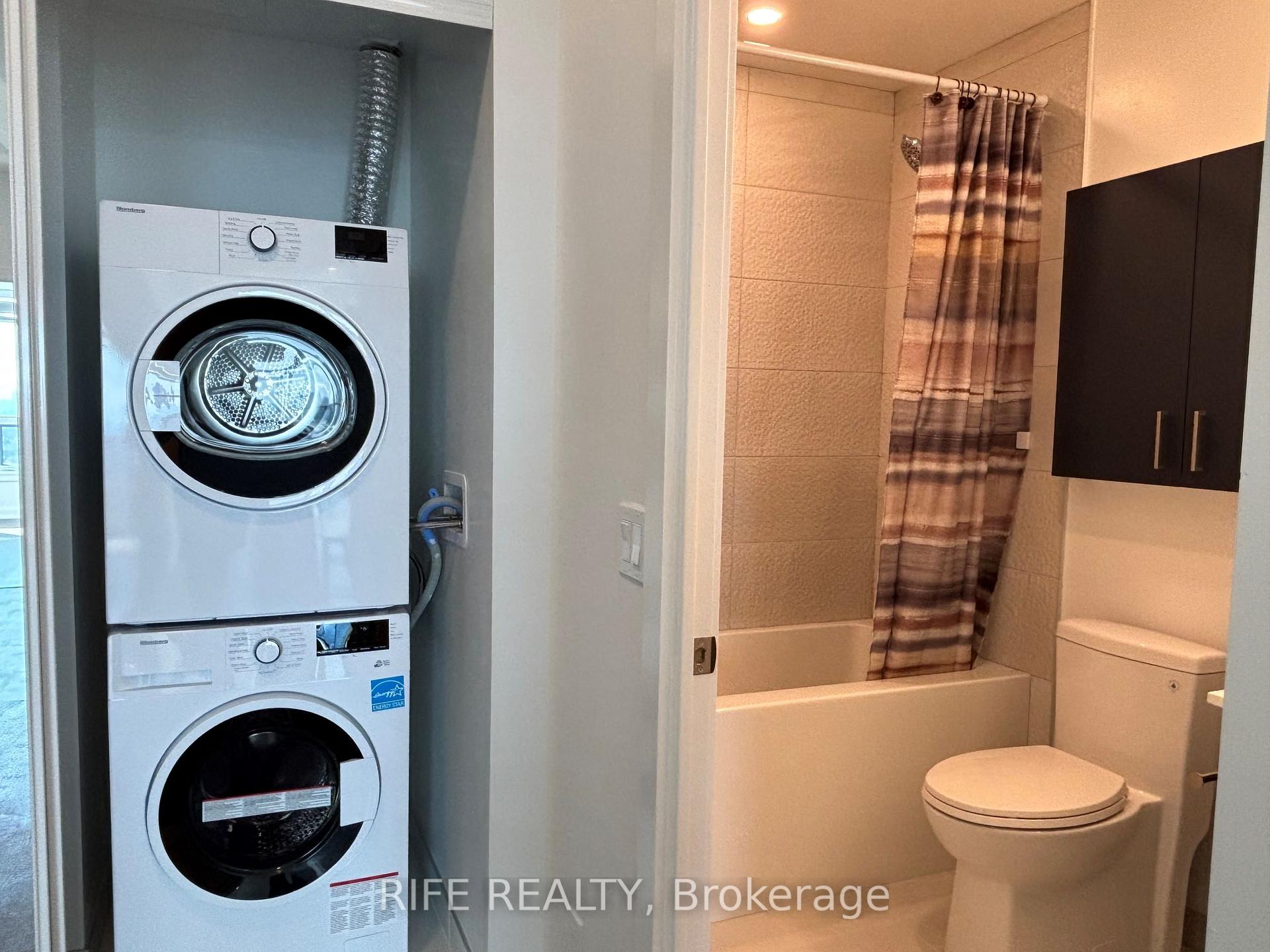 Photo 16 of Unit B2301, 50 Upper Mall Way, Vaughan, Brownridge — HOMEH