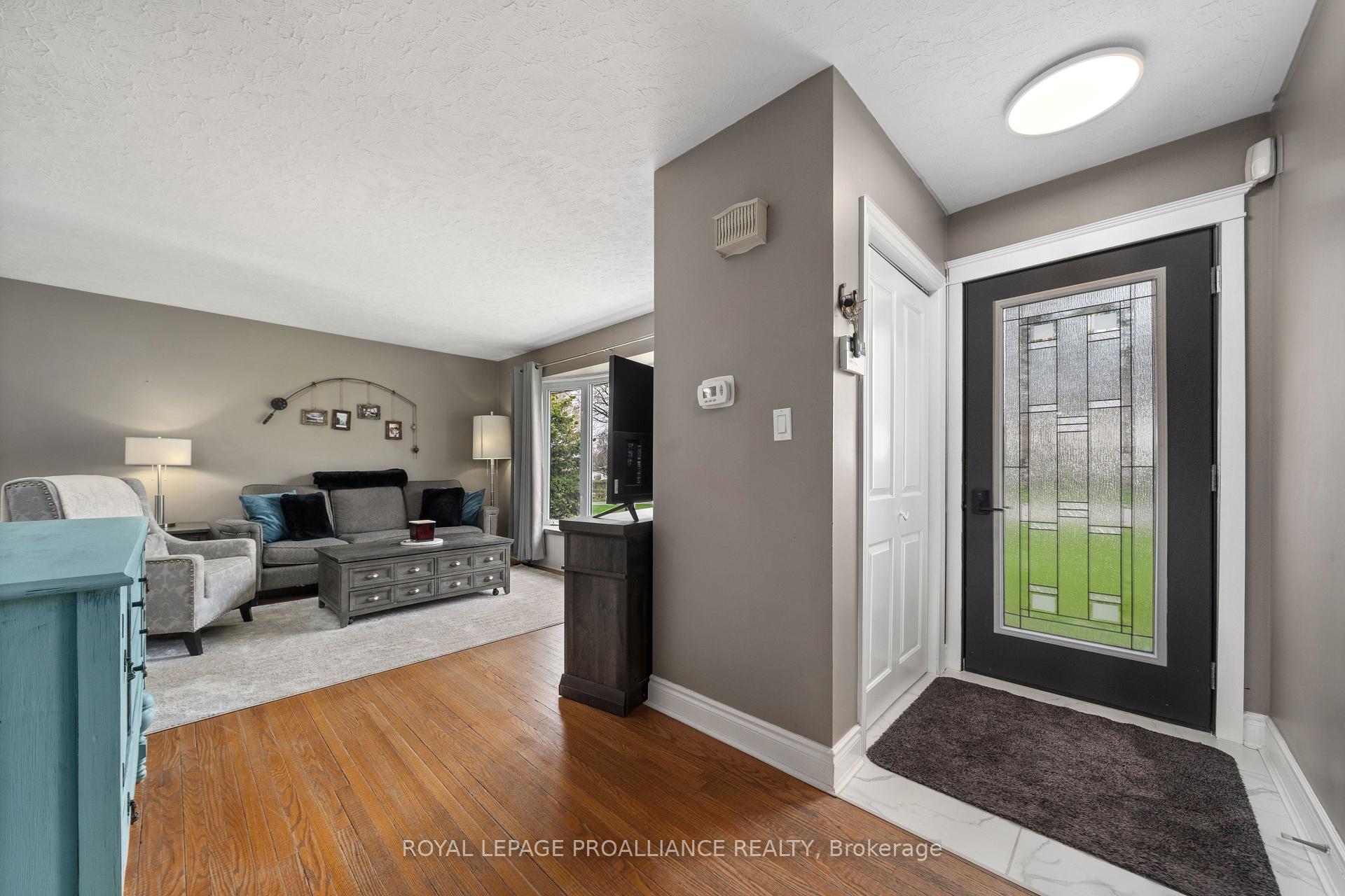 Photo 6 of 37 Applewood Drive, Belleville — HOMEH