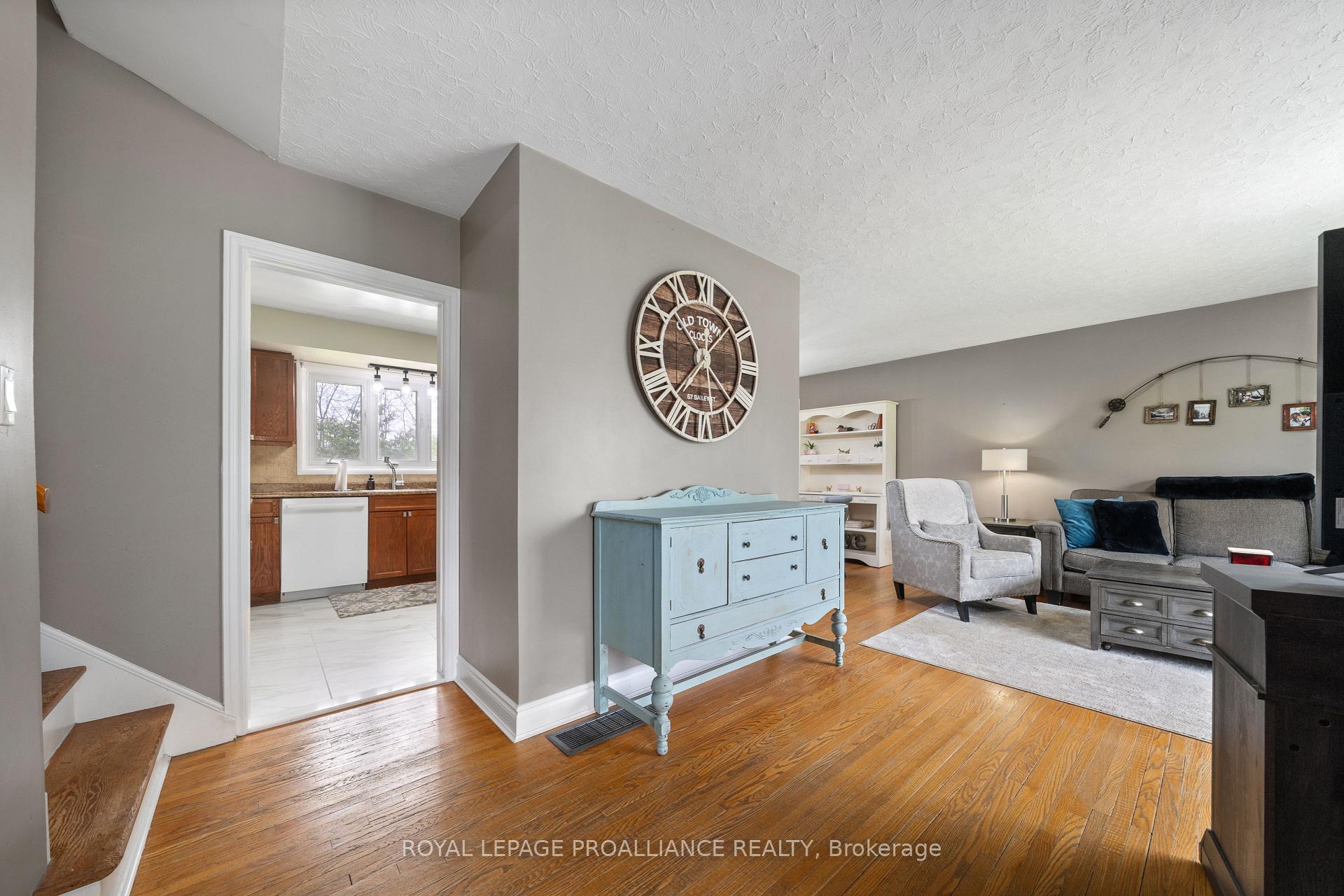 Photo 7 of 37 Applewood Drive, Belleville — HOMEH