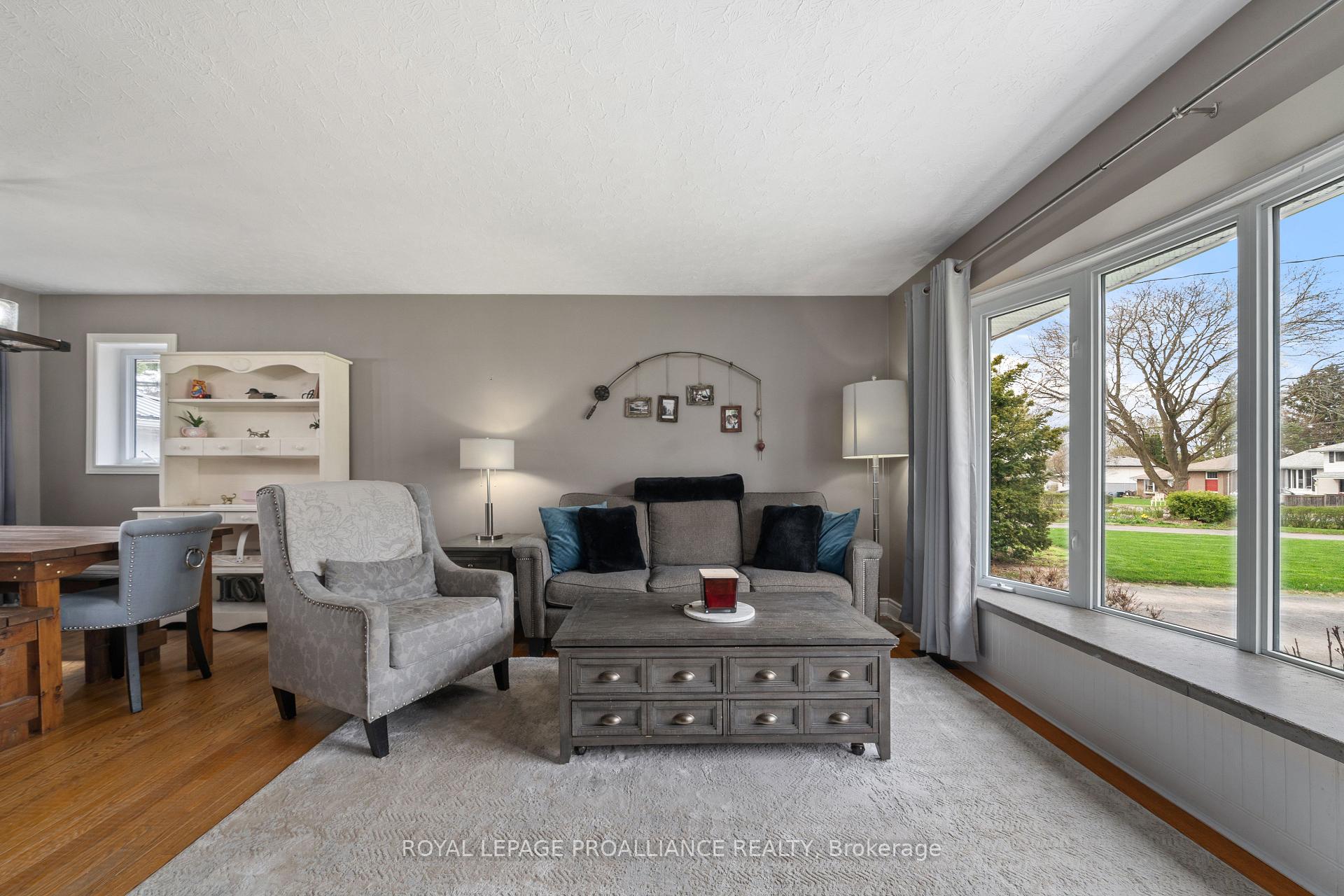 Photo 10 of 37 Applewood Drive, Belleville — HOMEH