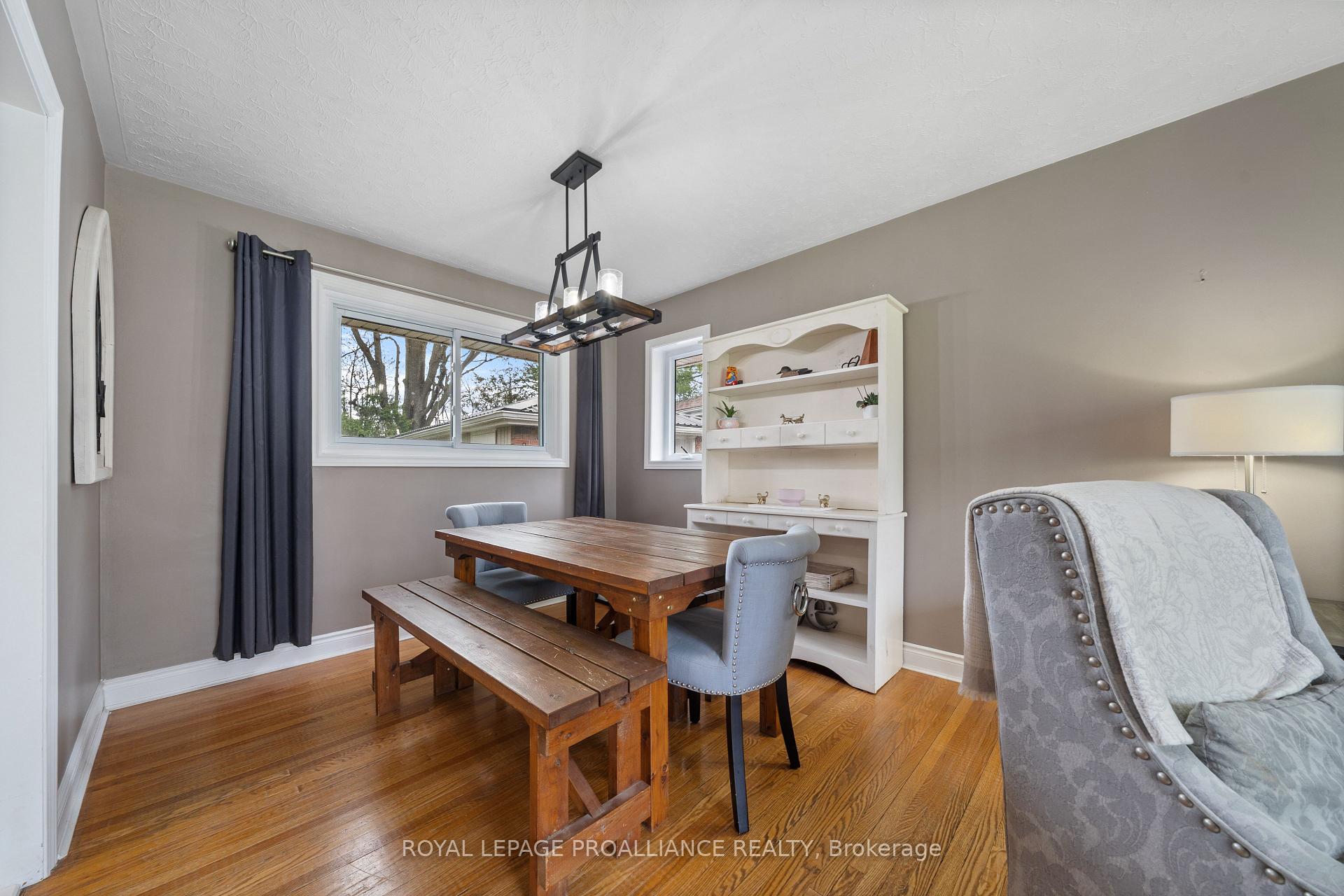 Photo 11 of 37 Applewood Drive, Belleville — HOMEH