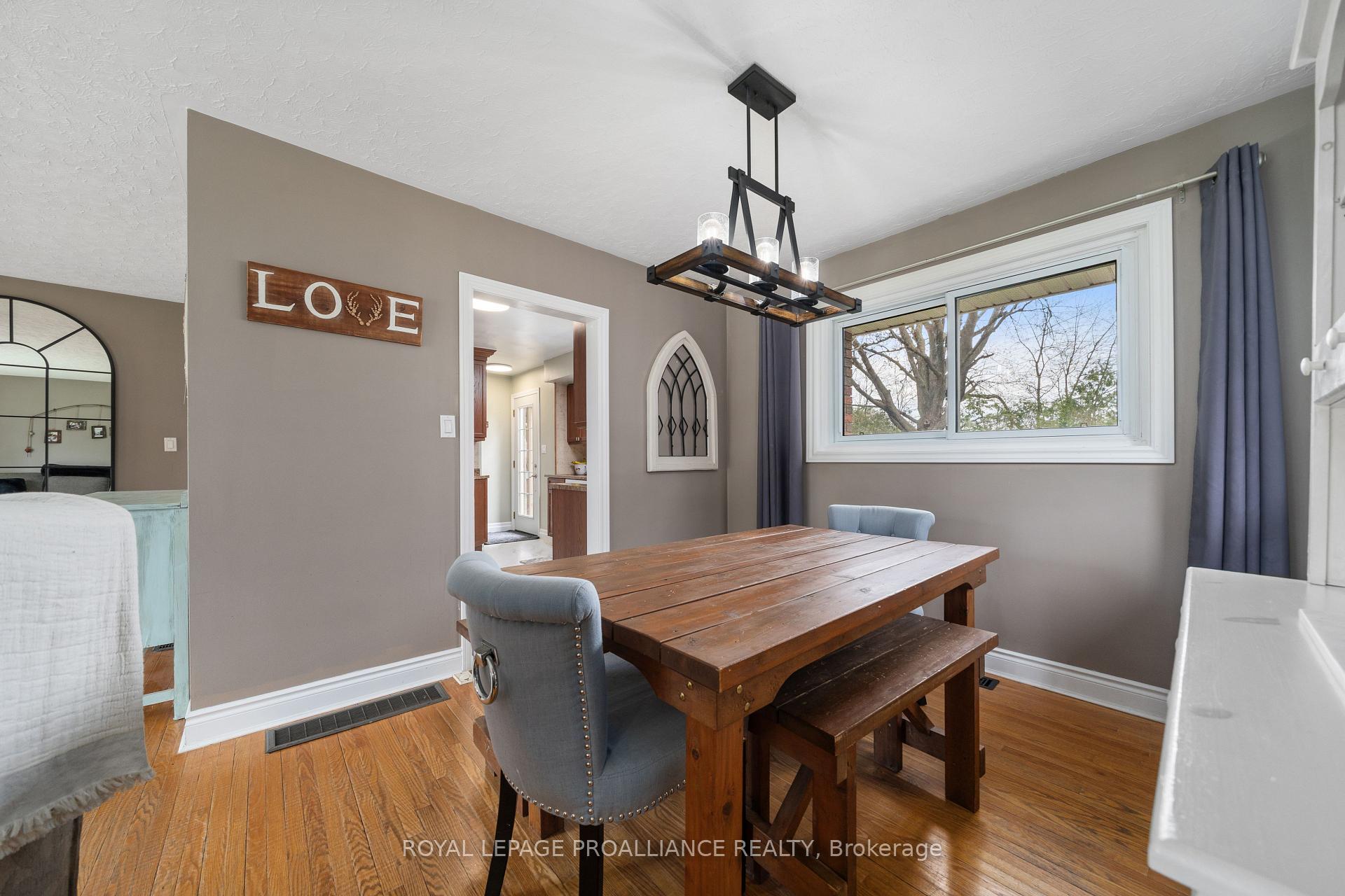 Photo 12 of 37 Applewood Drive, Belleville — HOMEH