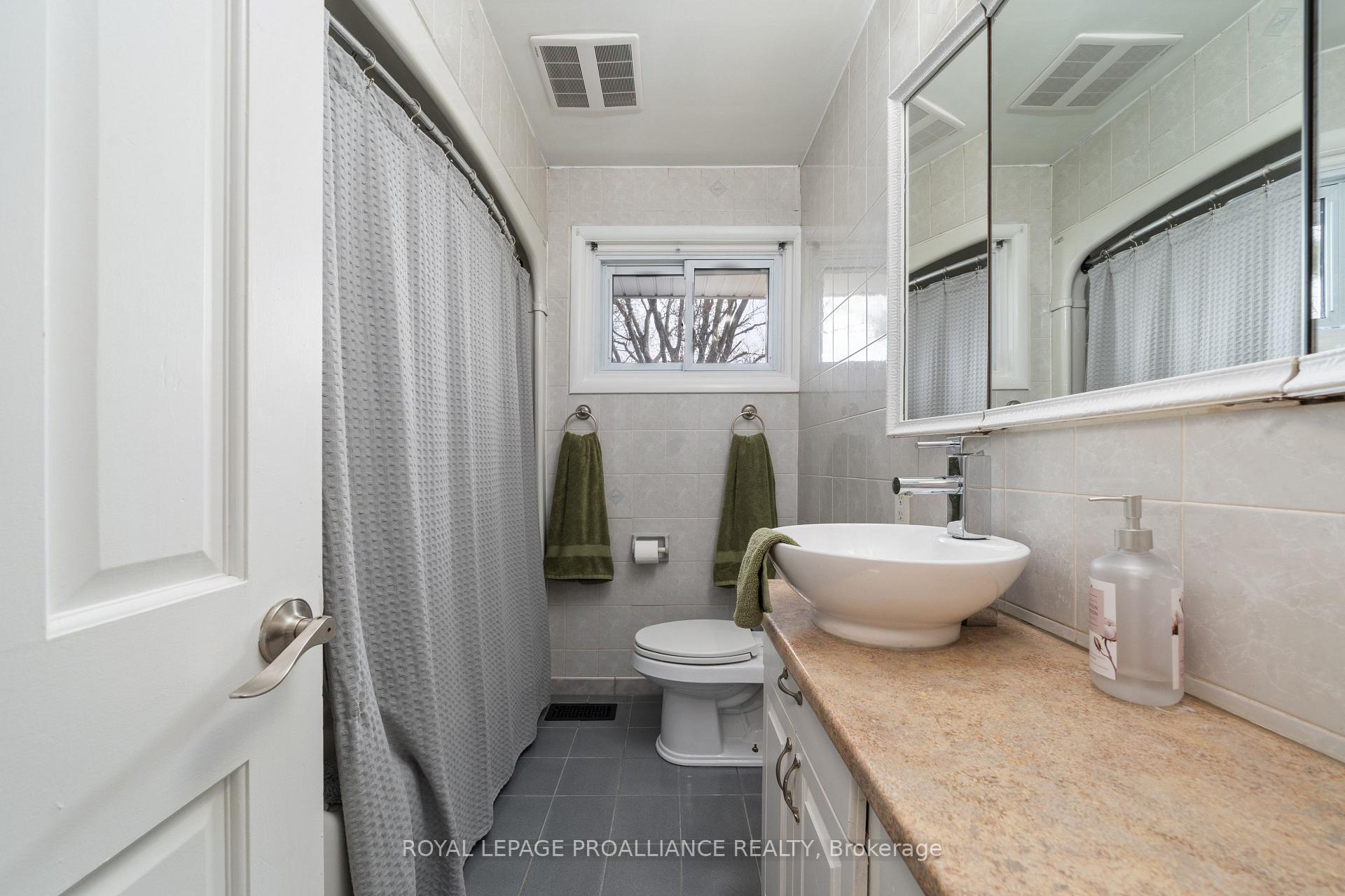 Photo 25 of 37 Applewood Drive, Belleville — HOMEH