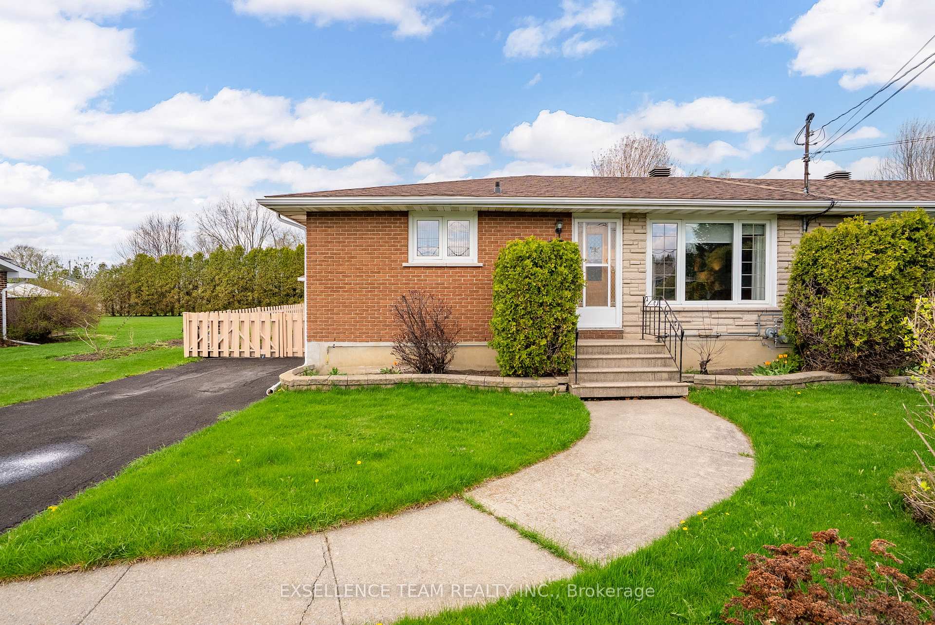 Photo 2 of 413 Mercier Avenue, Cornwall — HOMEH