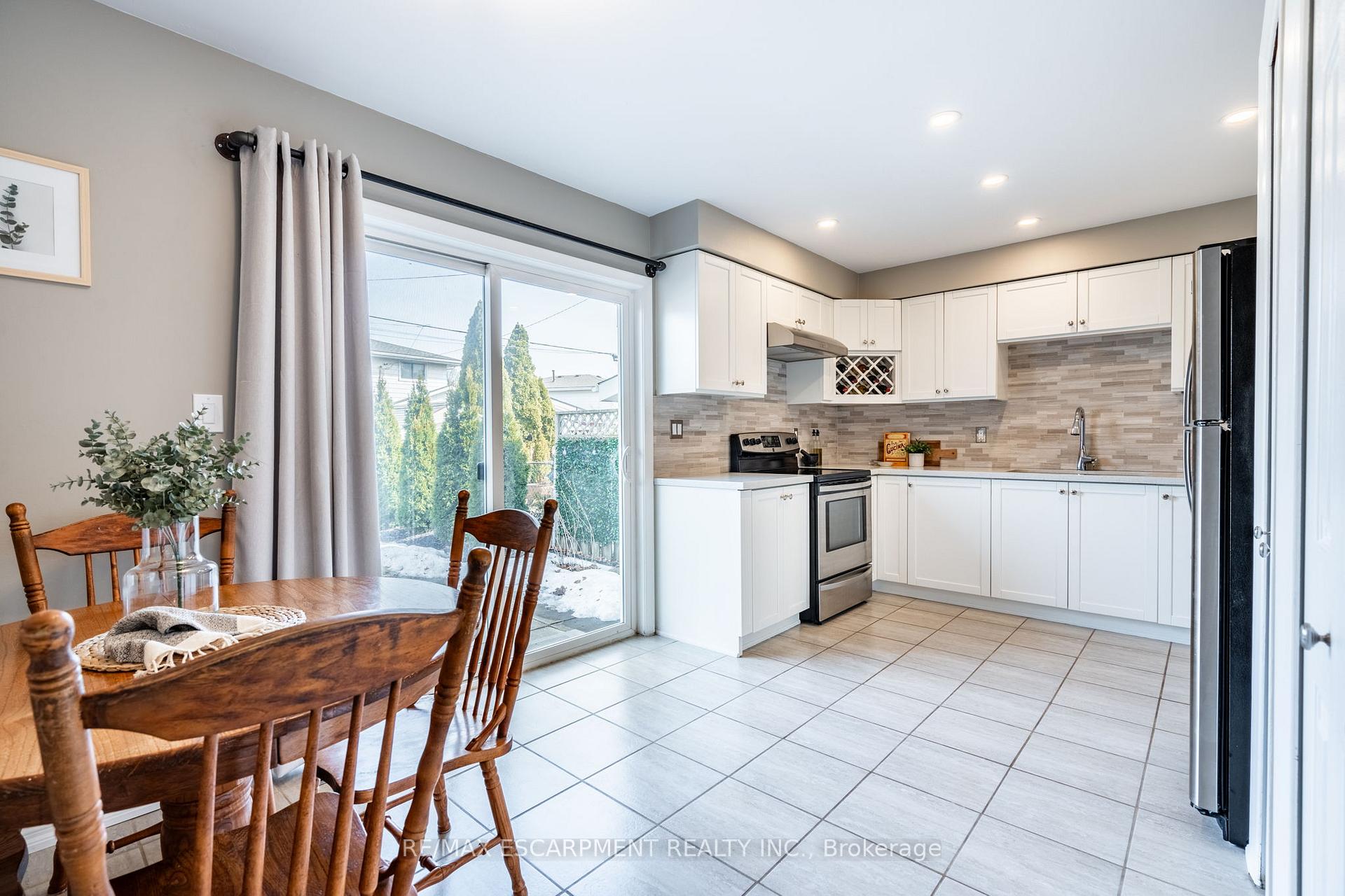 Photo 11 of 15 Elford Crescent, Hamilton, Vincent — HOMEH