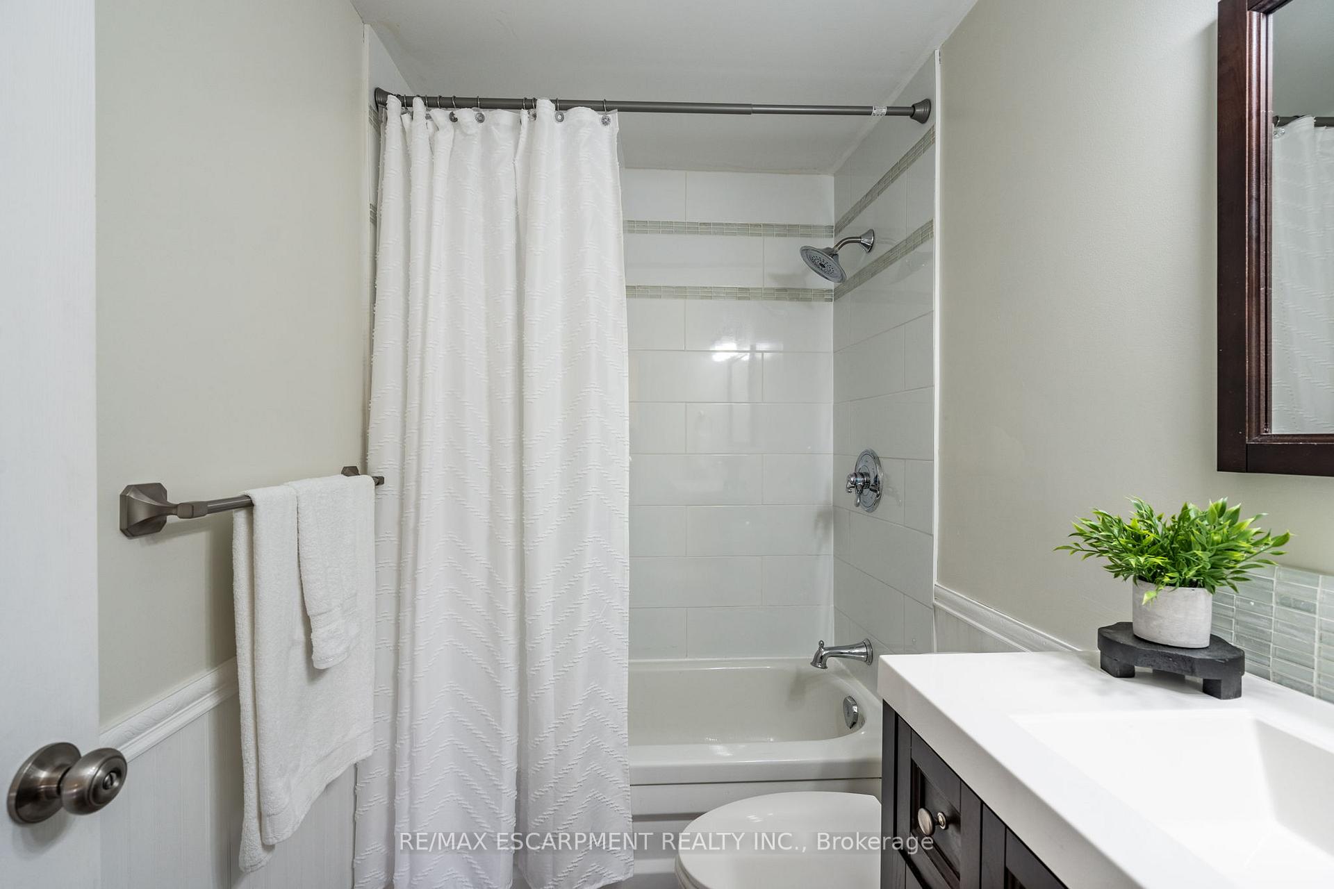 Photo 27 of 15 Elford Crescent, Hamilton, Vincent — HOMEH