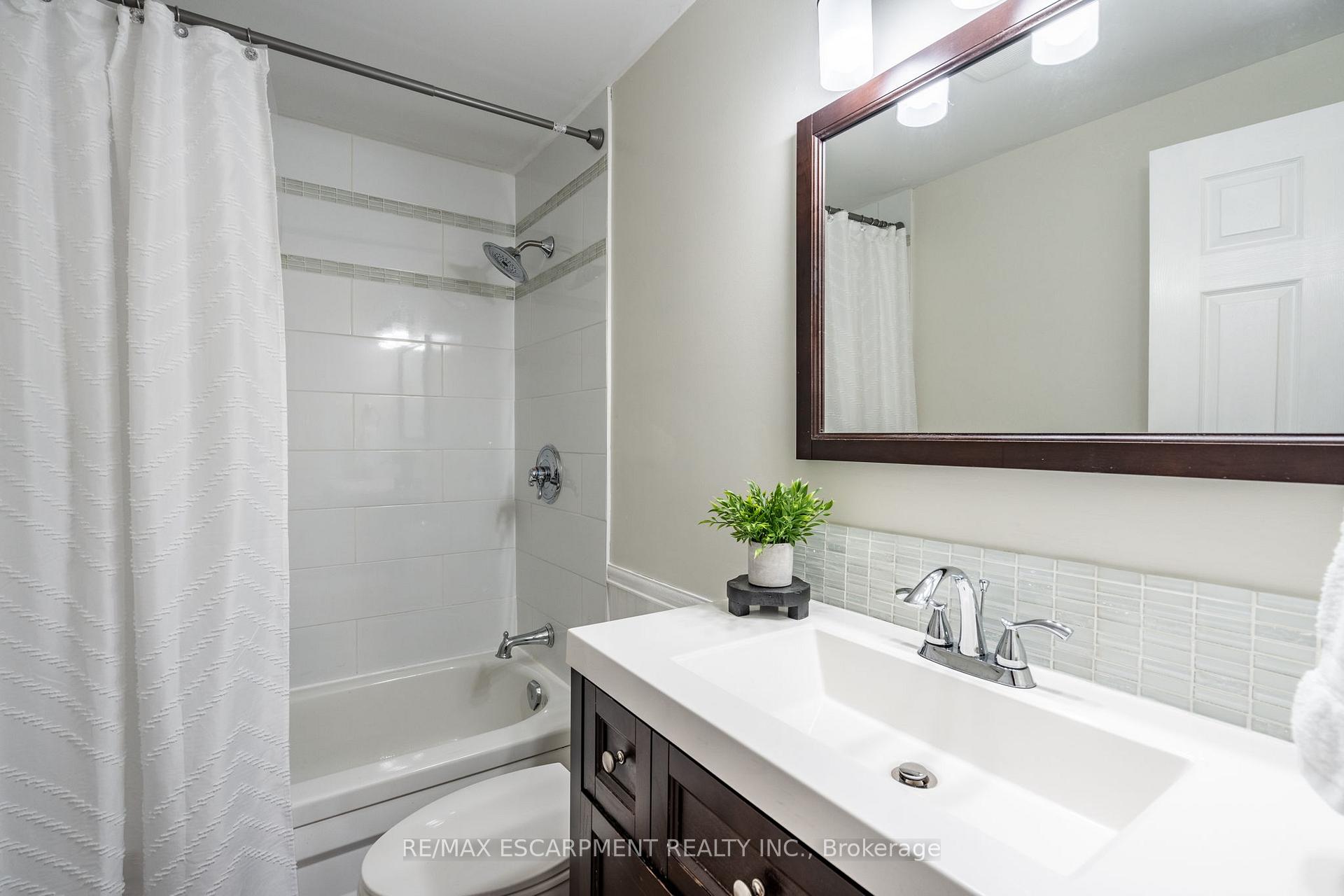 Photo 28 of 15 Elford Crescent, Hamilton, Vincent — HOMEH
