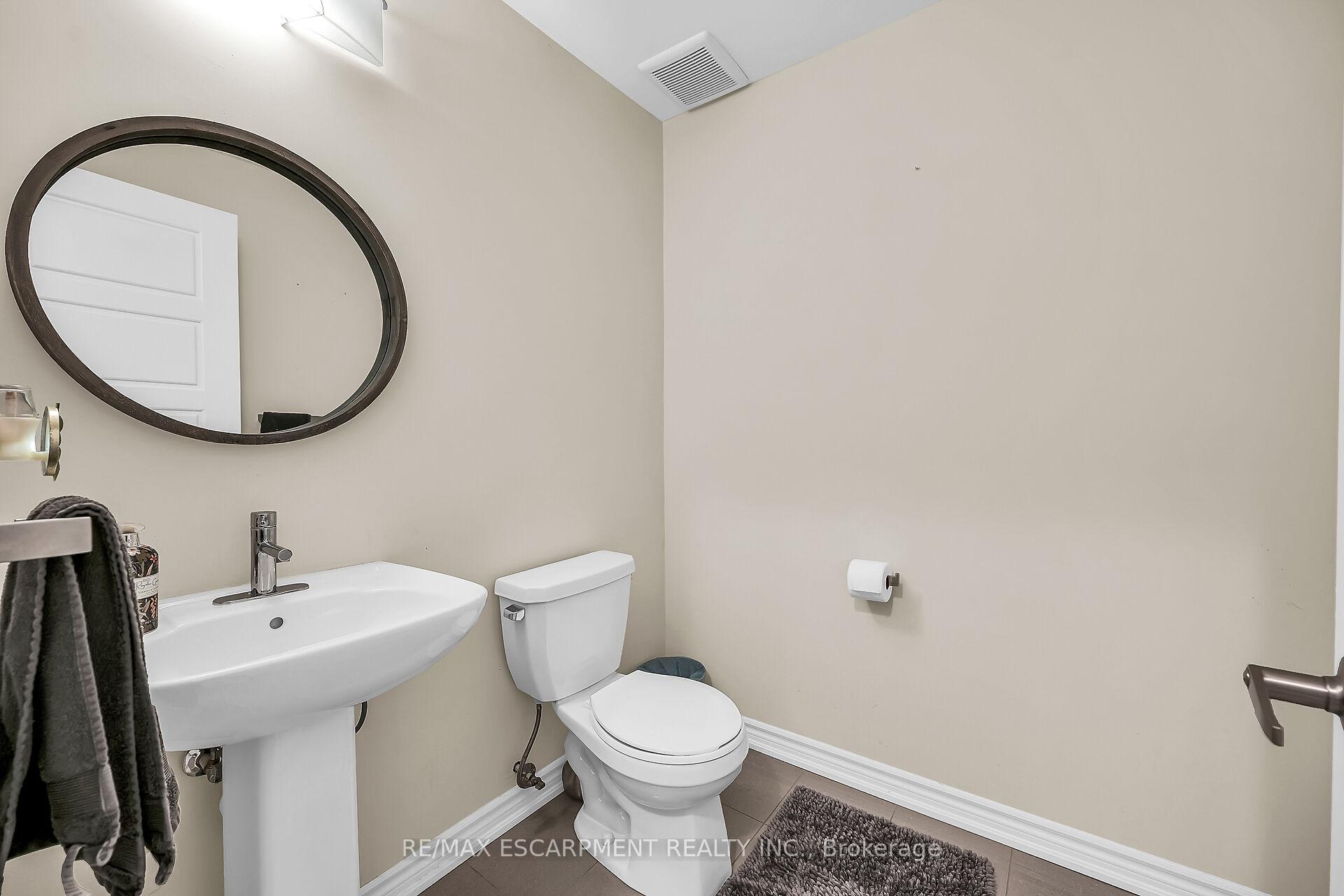 Photo 6 of 14 Oaktree Drive, Haldimand — HOMEH