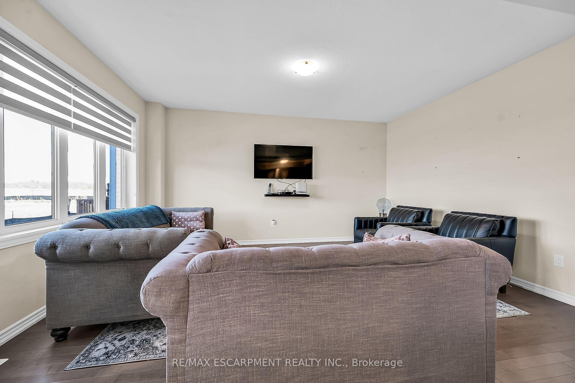 Photo 16 of 14 Oaktree Drive, Haldimand — HOMEH