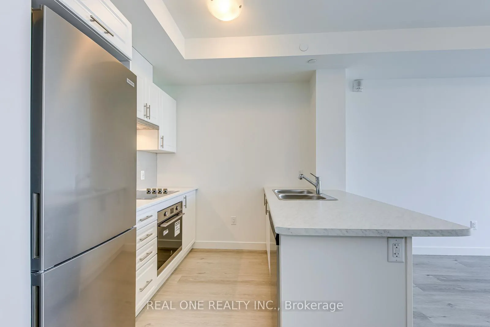 Photo 9 of Unit 806, 461 Green Road, Hamilton, Lakeshore — HOMEH