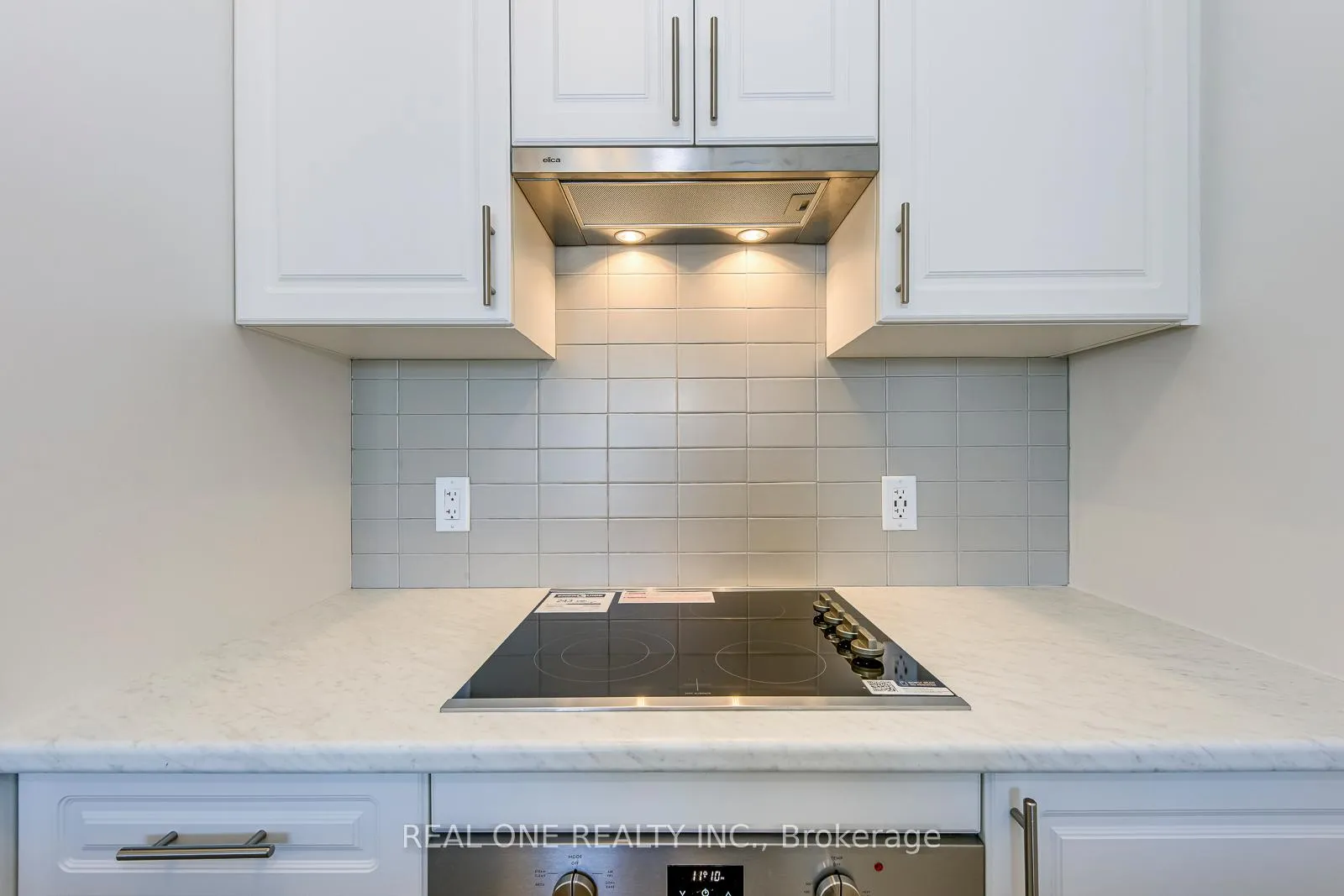 Photo 11 of Unit 806, 461 Green Road, Hamilton, Lakeshore — HOMEH