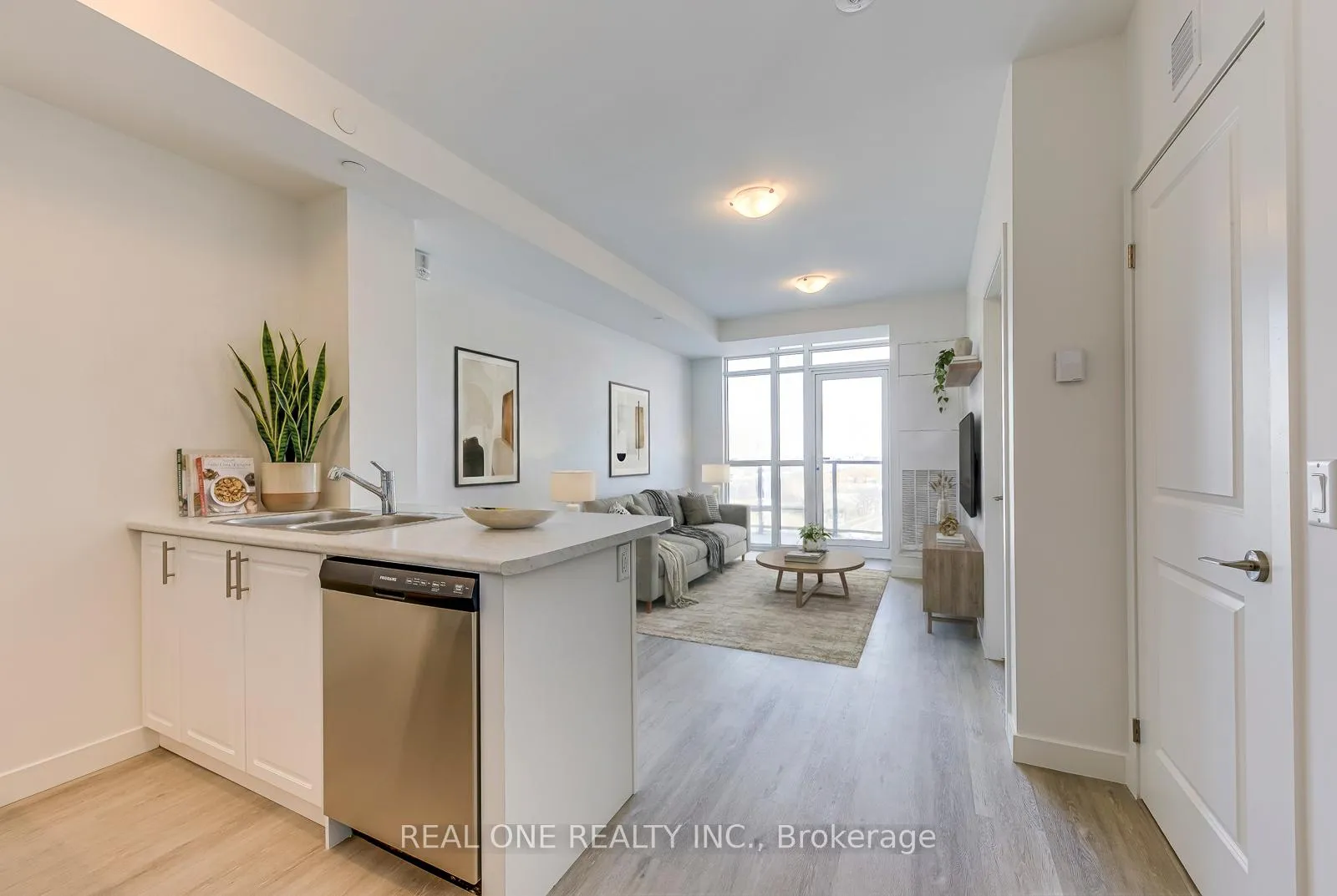 Photo 13 of Unit 806, 461 Green Road, Hamilton, Lakeshore — HOMEH