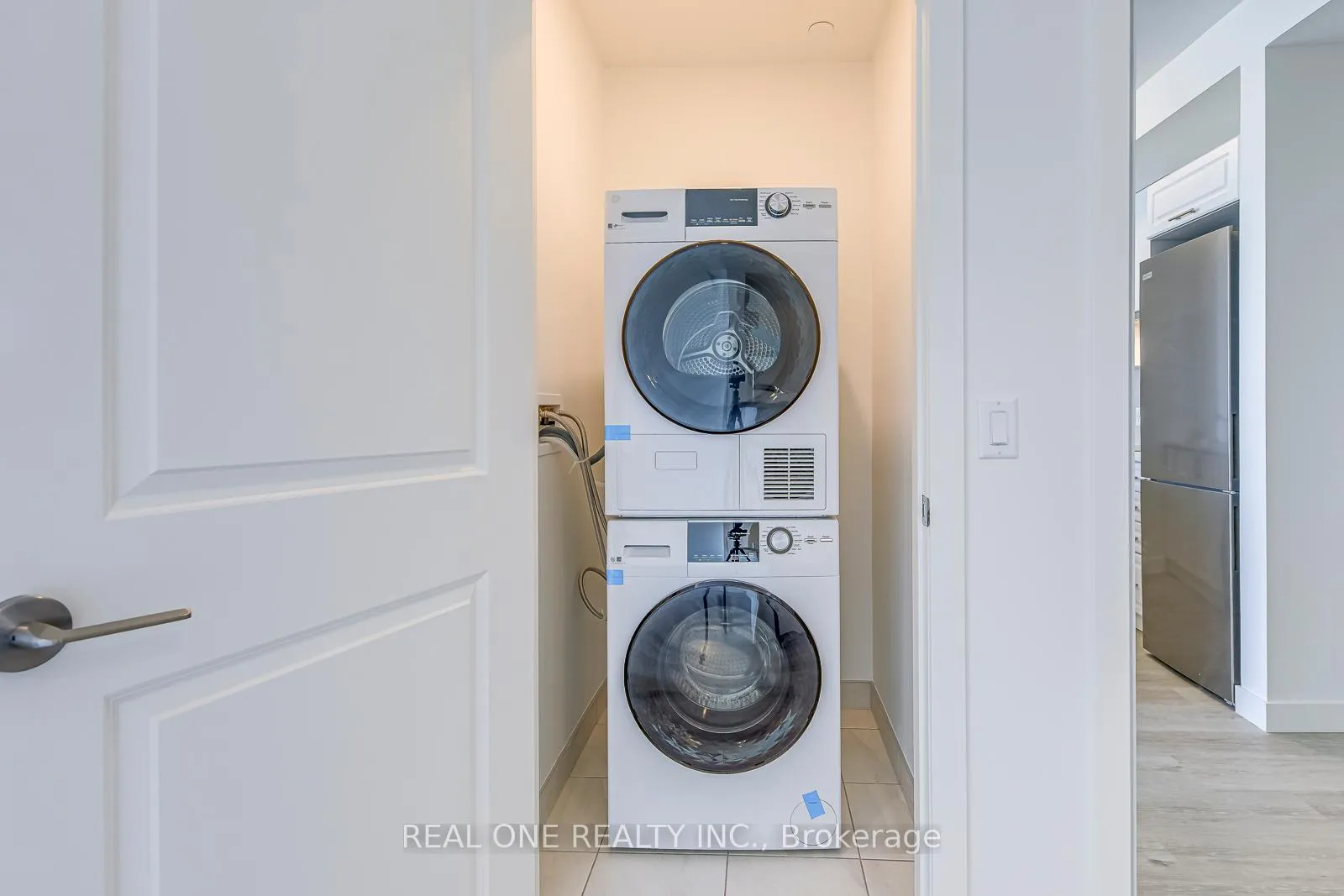 Photo 32 of Unit 806, 461 Green Road, Hamilton, Lakeshore — HOMEH