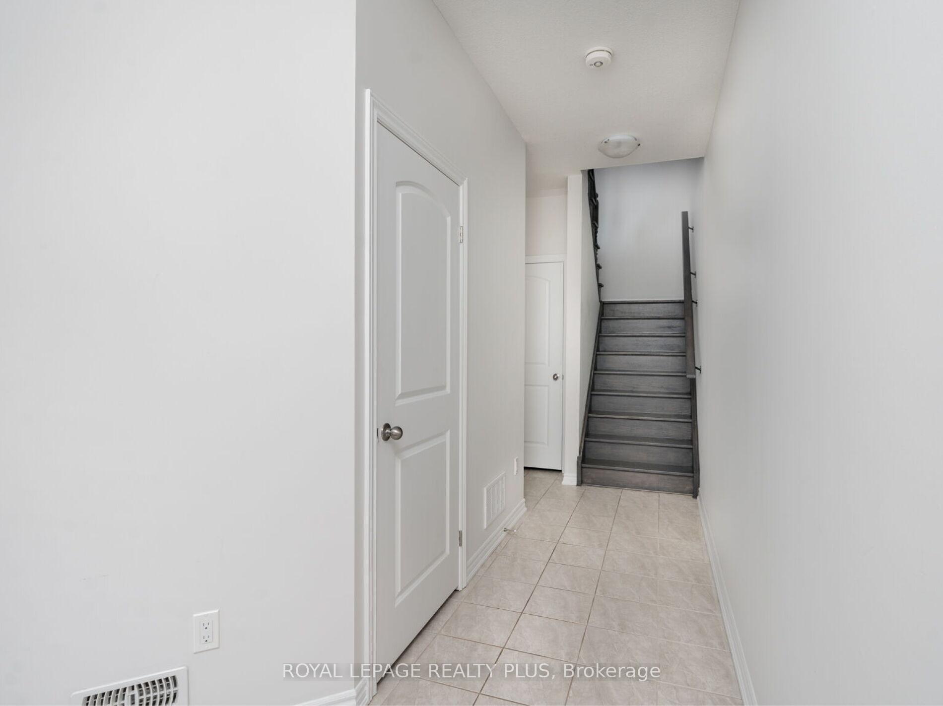 Photo 6 of Unit 26, 219 Dundas Street, Hamilton, Waterdown — HOMEH