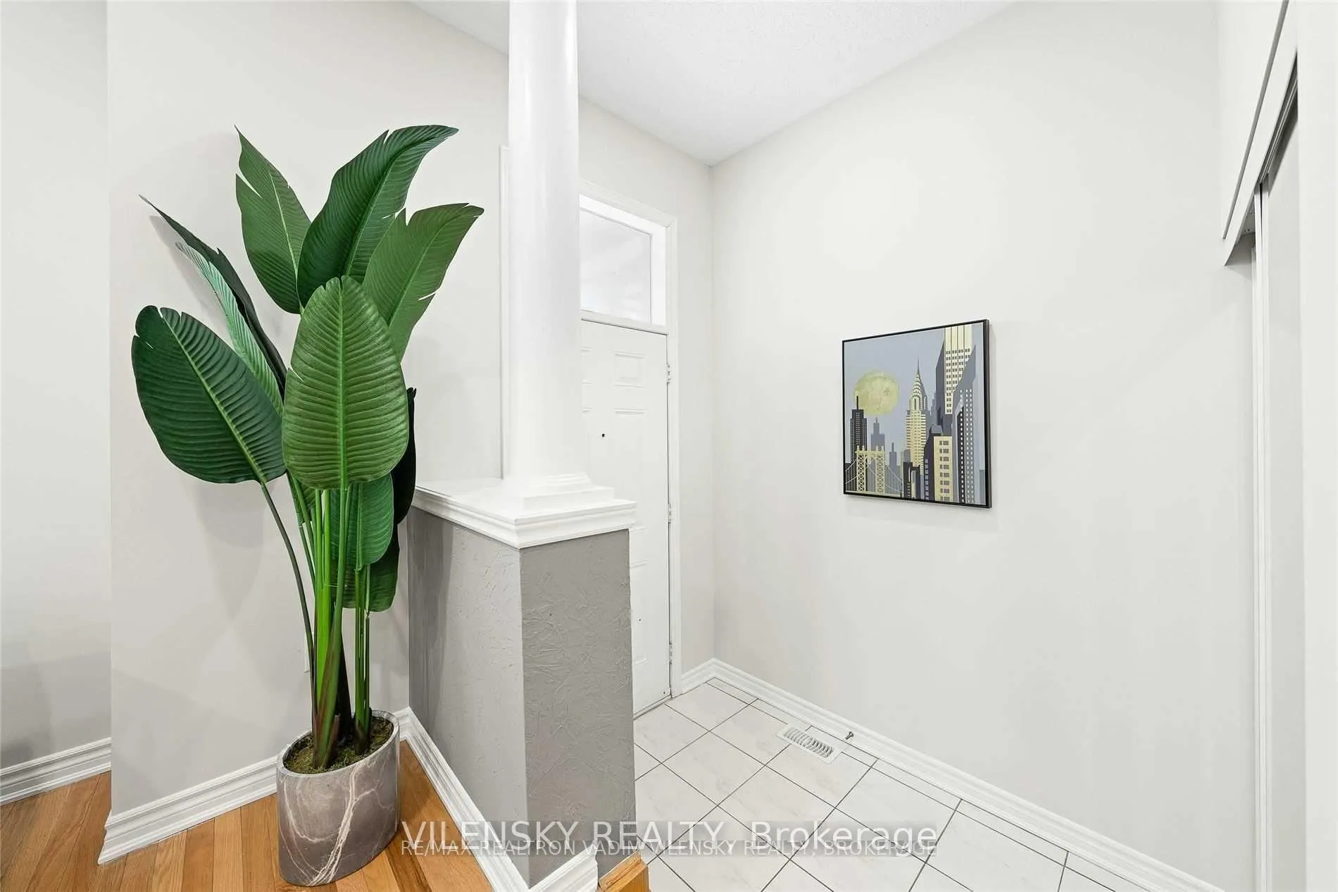 Photo 2 of Unit 17, 8777 Dufferin Street, Vaughan, Patterson — HOMEH