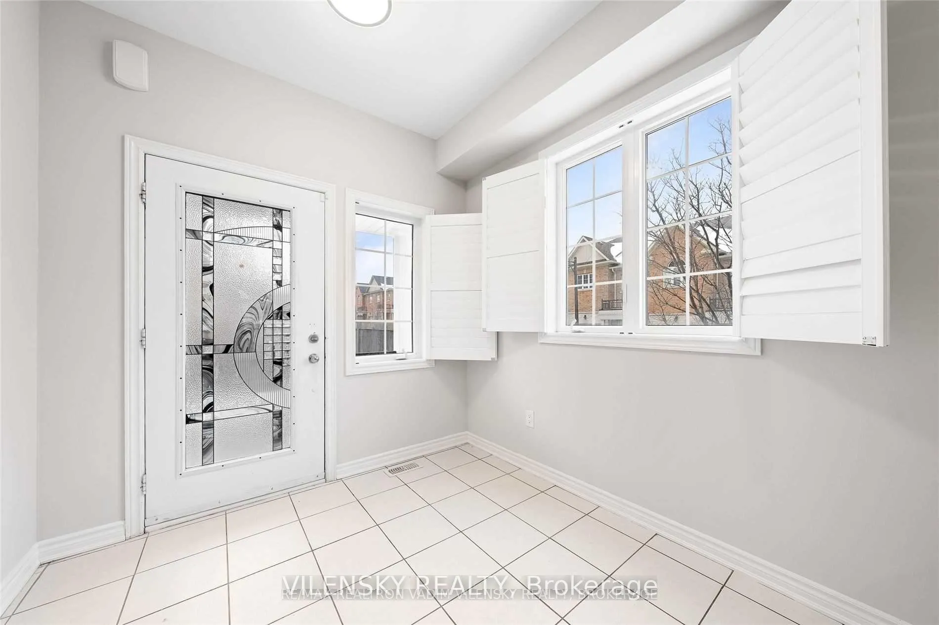 Photo 3 of Unit 17, 8777 Dufferin Street, Vaughan, Patterson — HOMEH