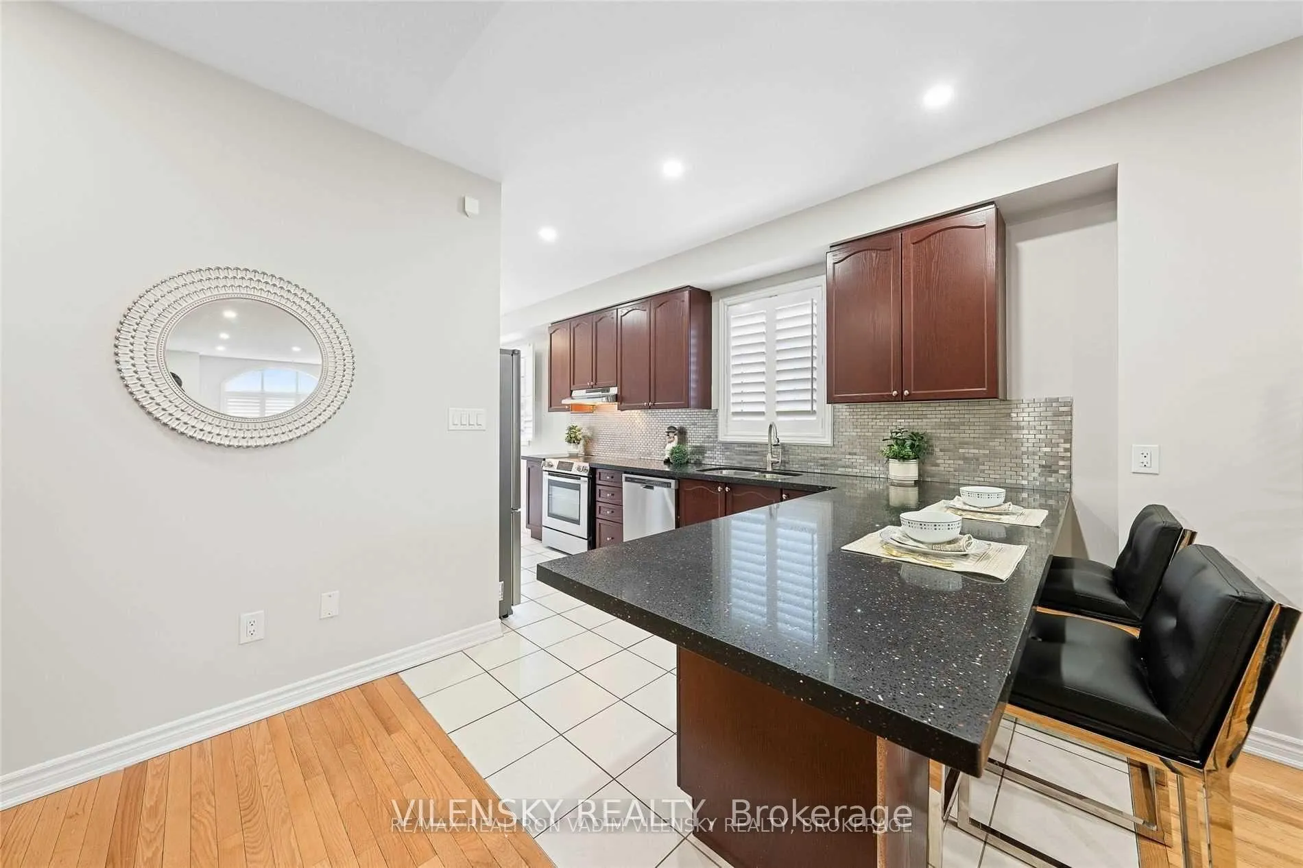 Photo 5 of Unit 17, 8777 Dufferin Street, Vaughan, Patterson — HOMEH