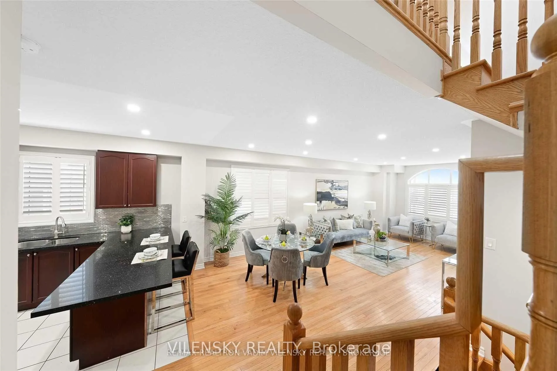 Photo 7 of Unit 17, 8777 Dufferin Street, Vaughan, Patterson — HOMEH