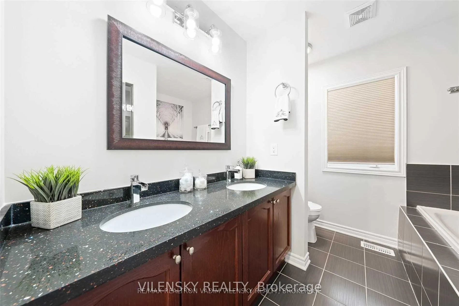 Photo 18 of Unit 17, 8777 Dufferin Street, Vaughan, Patterson — HOMEH