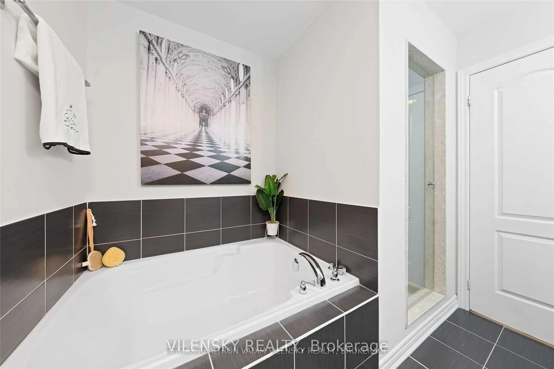 Photo 19 of Unit 17, 8777 Dufferin Street, Vaughan, Patterson — HOMEH