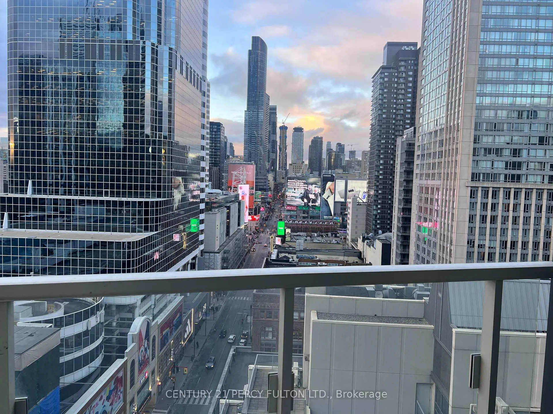 Photo 5 of Unit 1312, 197 Yonge Street, Toronto, Church-Yonge Corridor — HOMEH