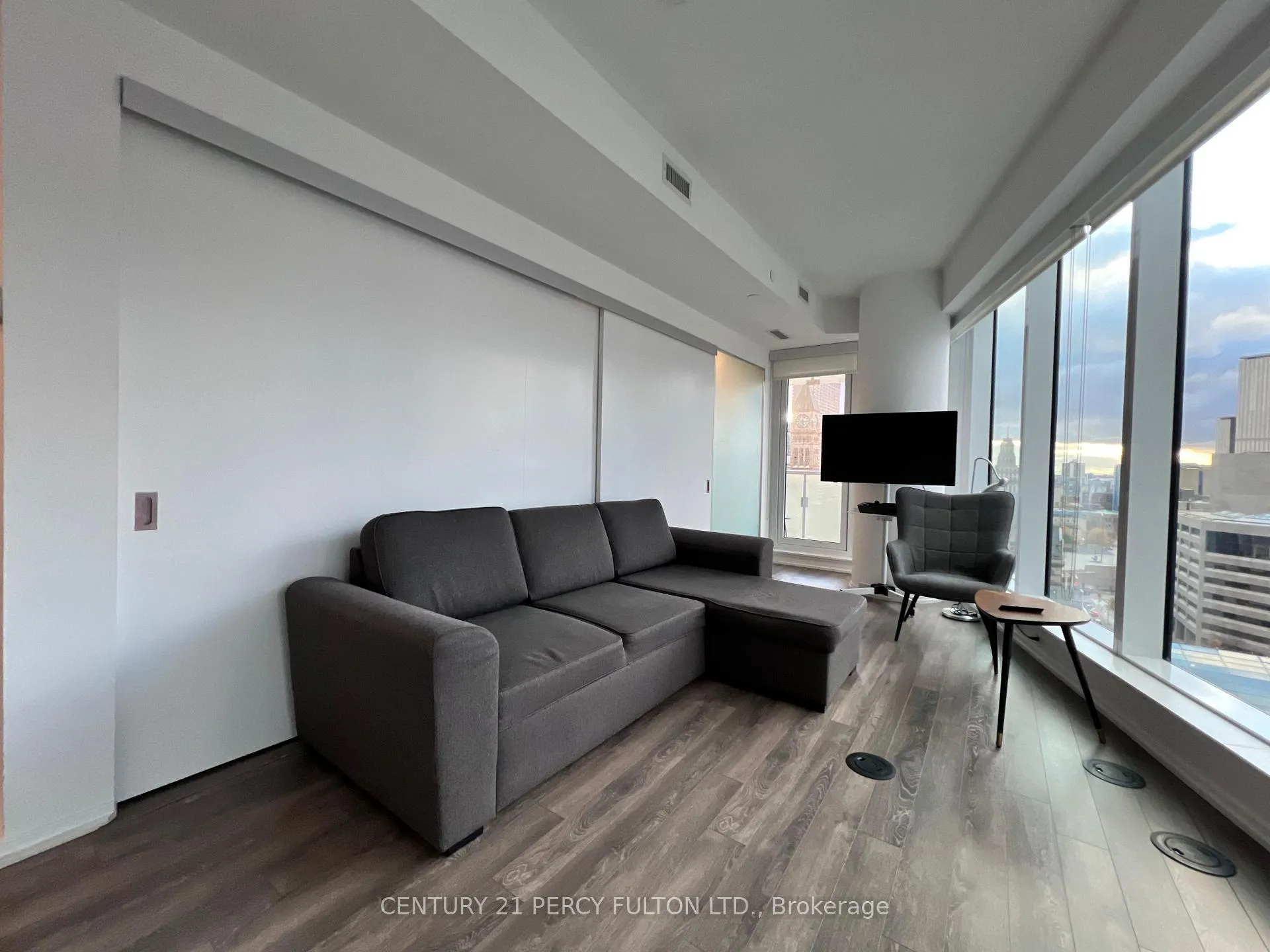 Photo 7 of Unit 1312, 197 Yonge Street, Toronto, Church-Yonge Corridor — HOMEH