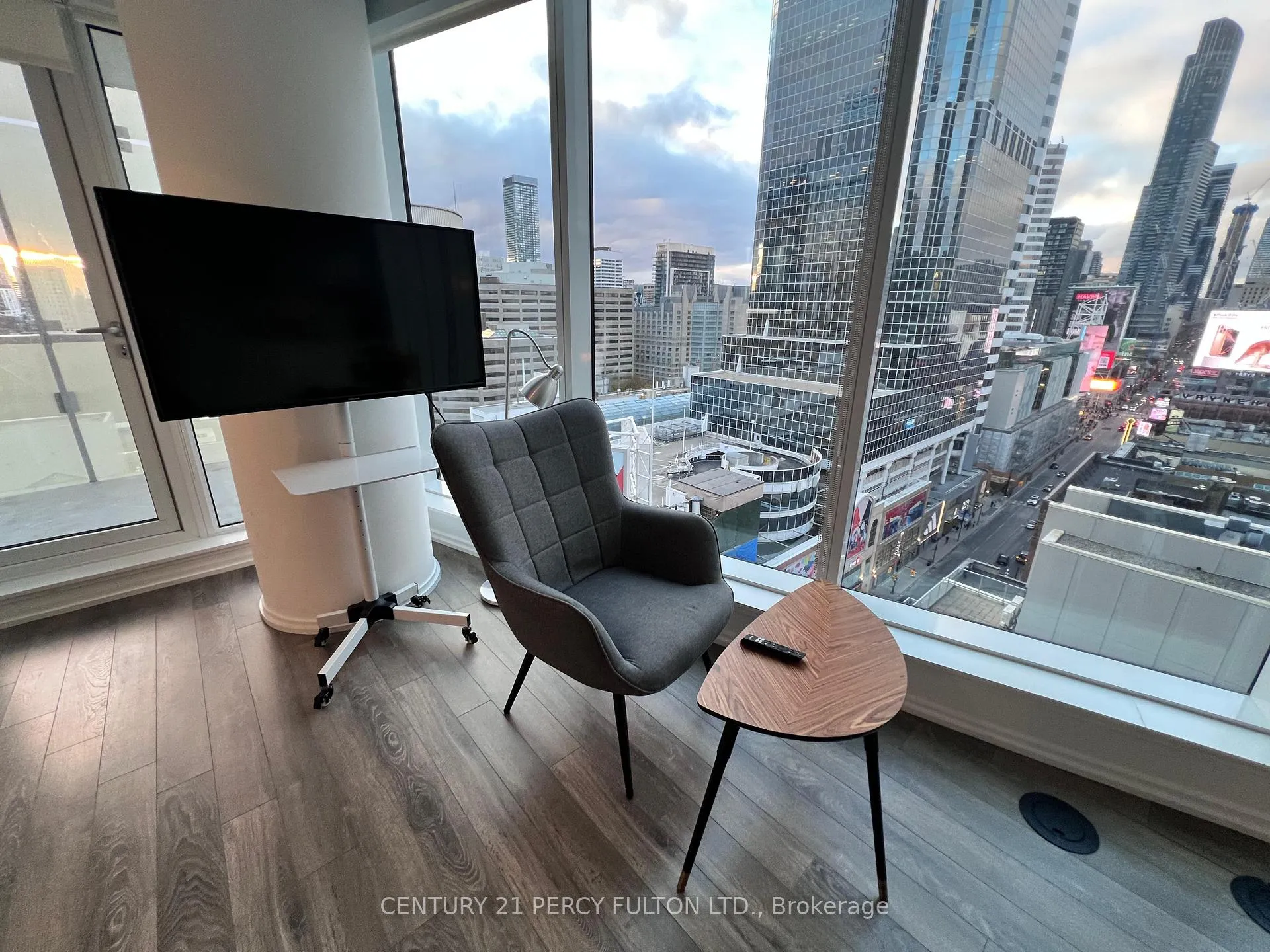 Photo 8 of Unit 1312, 197 Yonge Street, Toronto, Church-Yonge Corridor — HOMEH