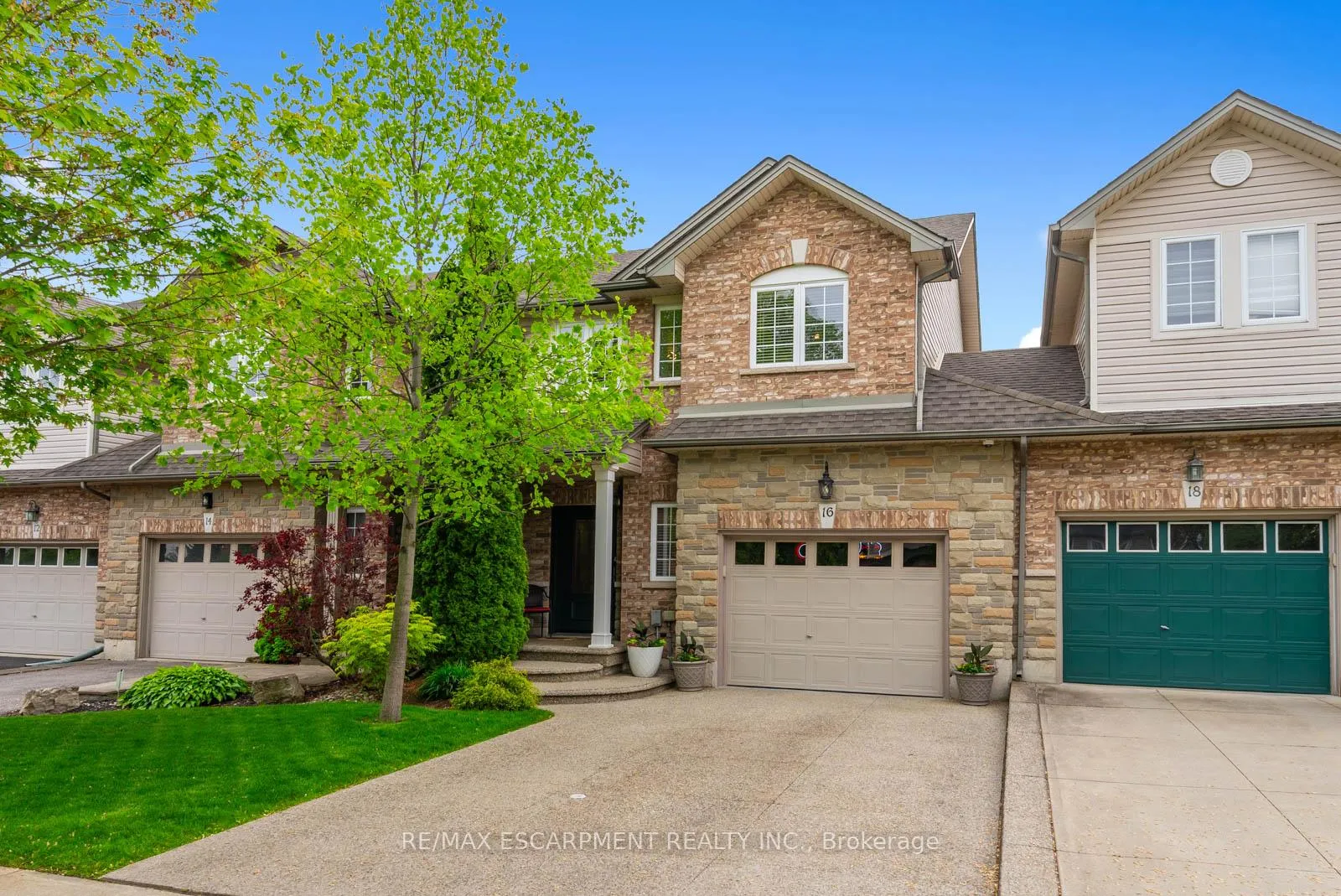 Photo 3 of 16 Olivia Place, Hamilton, Meadowlands — HOMEH
