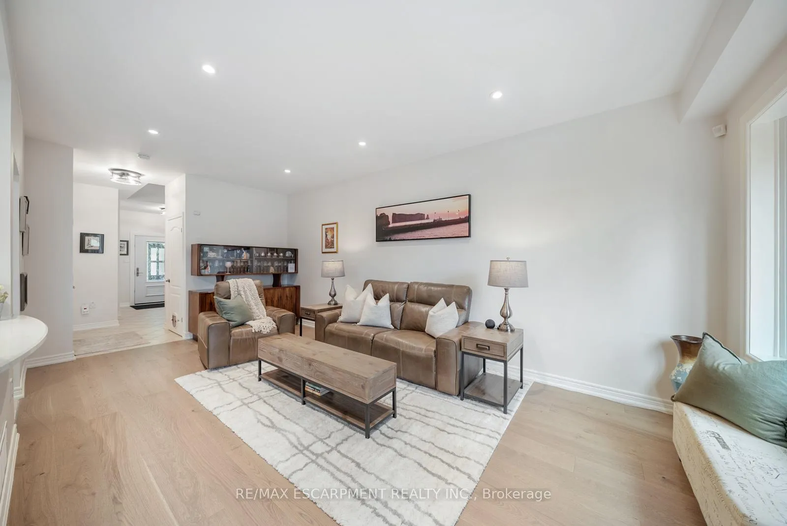 Photo 12 of 16 Olivia Place, Hamilton, Meadowlands — HOMEH