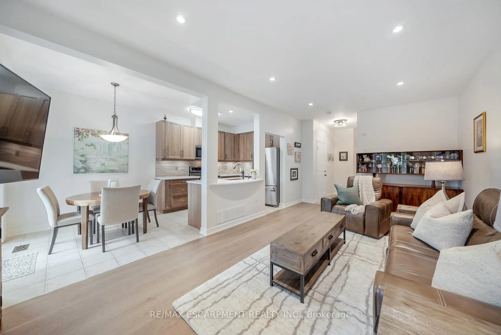 Photo 13 of 16 Olivia Place, Hamilton, Meadowlands — HOMEH