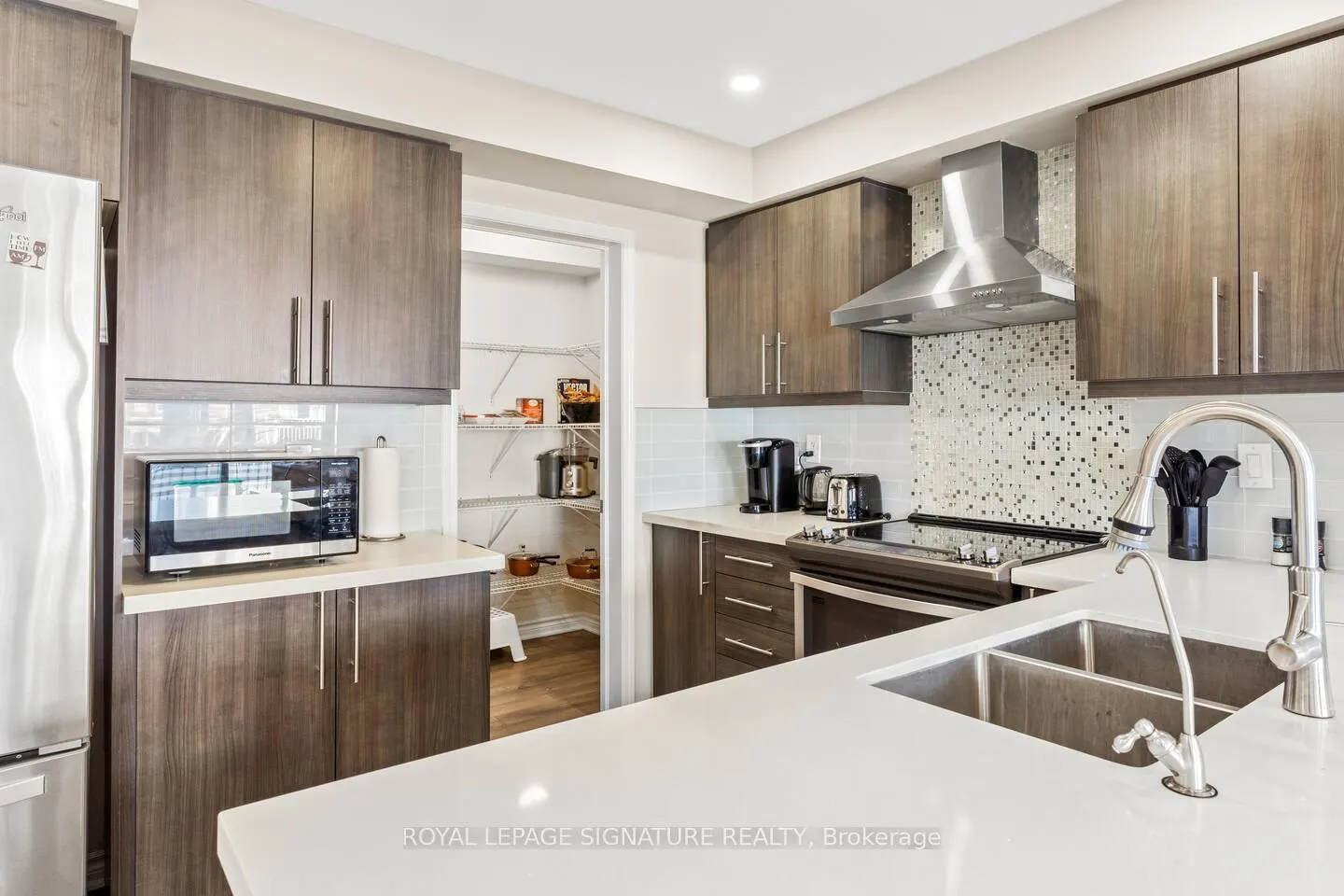Photo 2 of 11 Eckford Lane, Brampton, Northwest Brampton — HOMEH