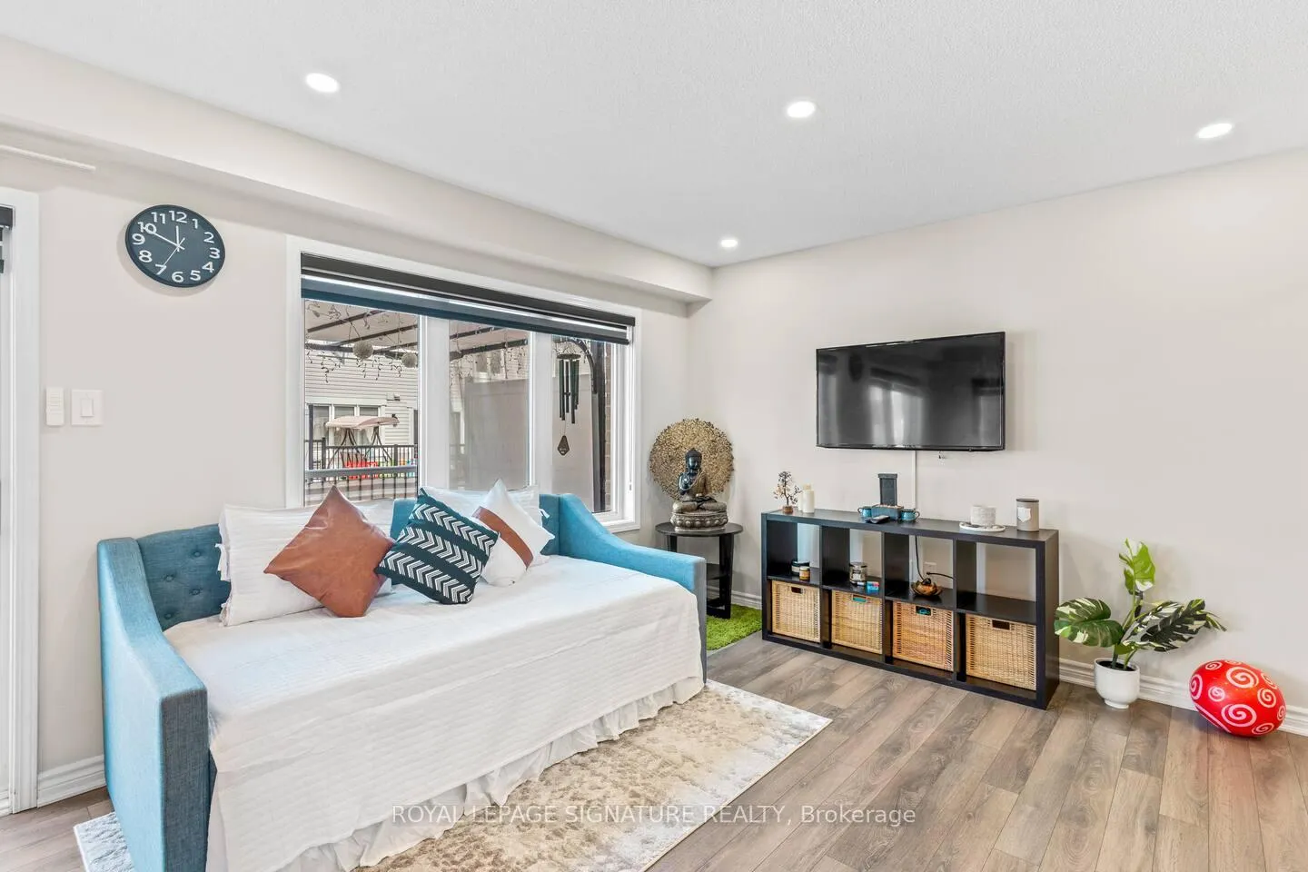 Photo 4 of 11 Eckford Lane, Brampton, Northwest Brampton — HOMEH