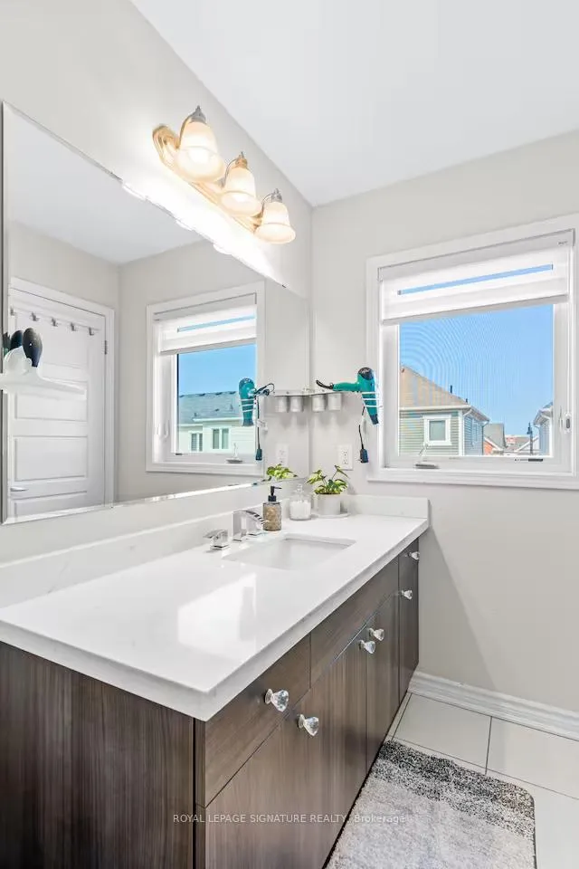 Photo 18 of 11 Eckford Lane, Brampton, Northwest Brampton — HOMEH