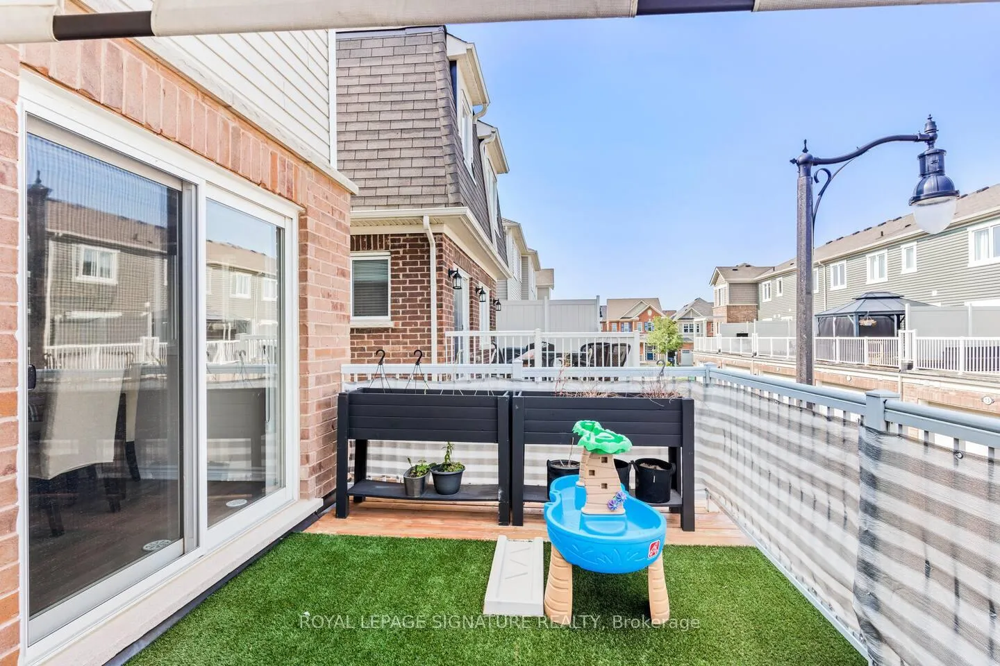 Photo 21 of 11 Eckford Lane, Brampton, Northwest Brampton — HOMEH