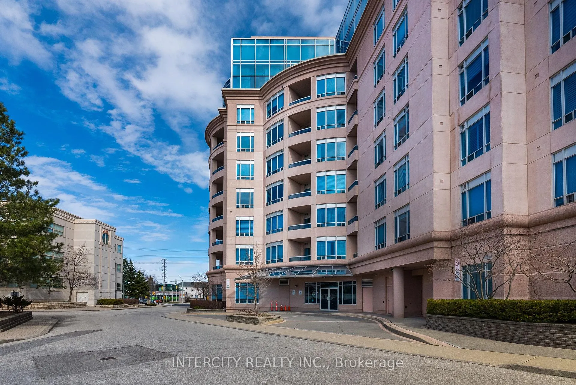 Photo 2 of Unit 607, 1 Cordoba Drive, Vaughan, Lakeview Estates — HOMEH
