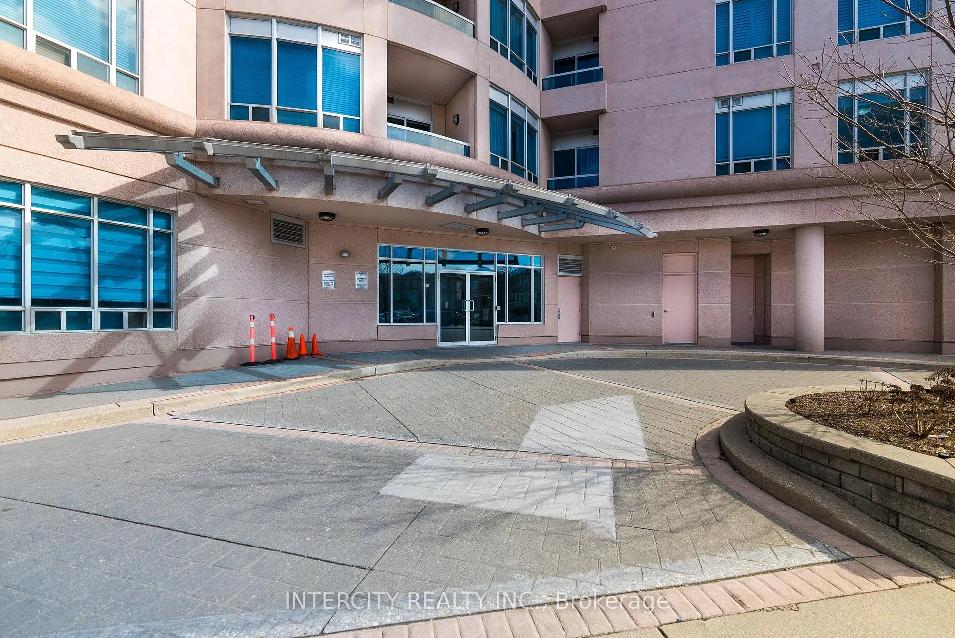 Photo 3 of Unit 607, 1 Cordoba Drive, Vaughan, Lakeview Estates — HOMEH
