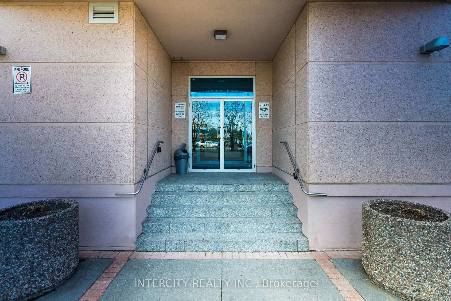 Photo 4 of Unit 607, 1 Cordoba Drive, Vaughan, Lakeview Estates — HOMEH